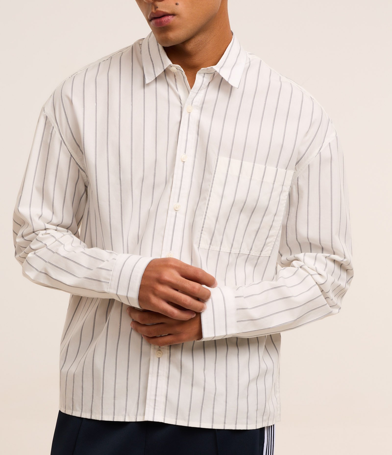Camisa Boxy em Tricoline com Estampa de Listras e Bolso Branco 3