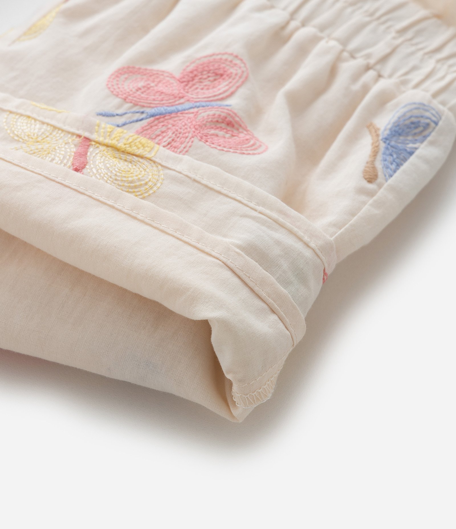 Conjunto Infantil em Tricoline com Bordado Borboletas - Tam 1 a 6 Anos Bege 7