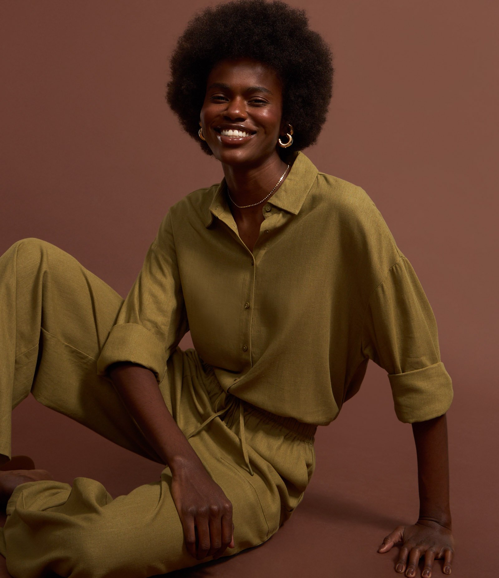 Camisa Alongada em Viscose e Linho com Botões Verde 5