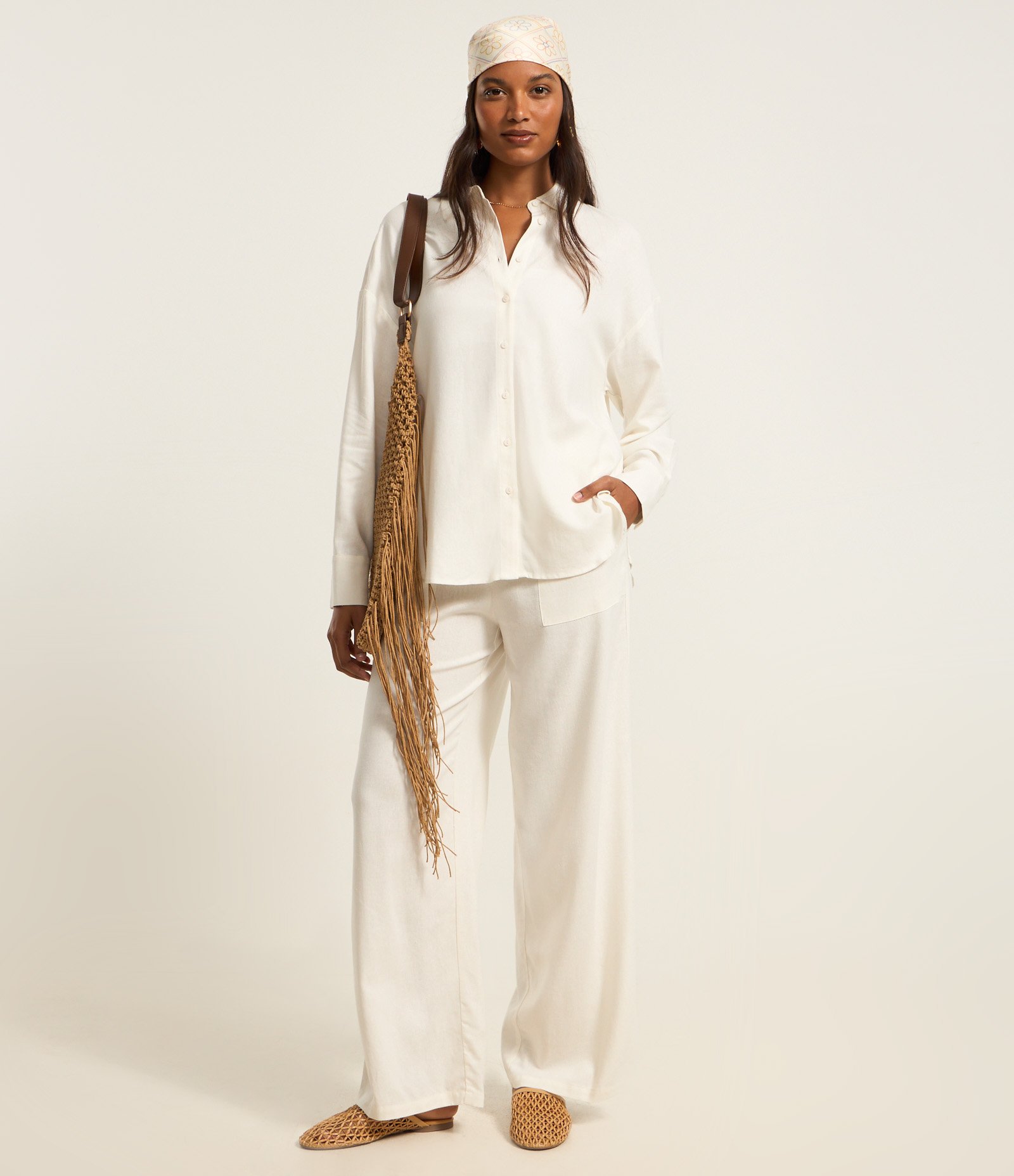 Camisa Alongada em Viscose e Linho com Botões Bege 2