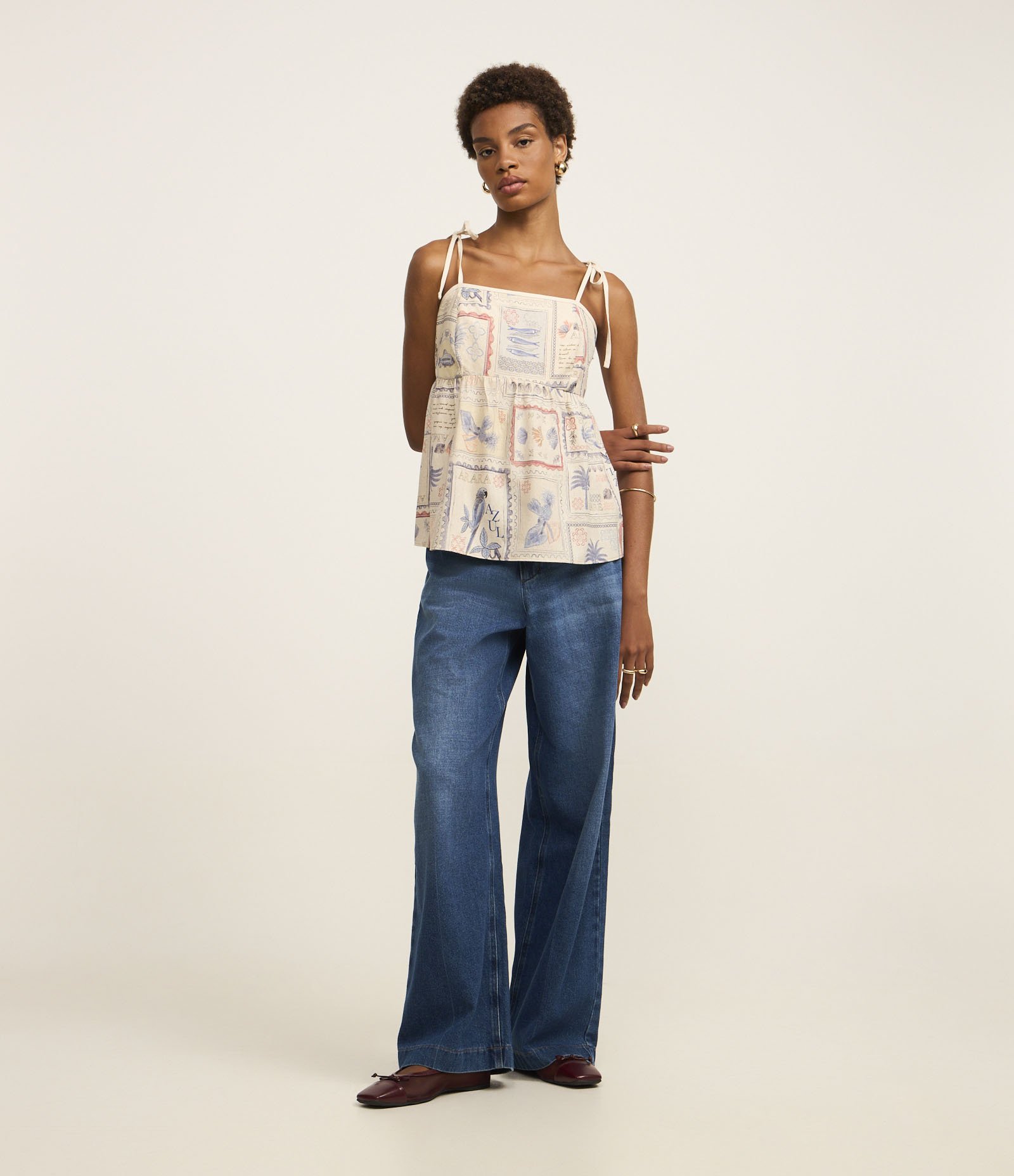 Blusa com Linho Alcinhas e Estampa de Selos do Mar Off White 2