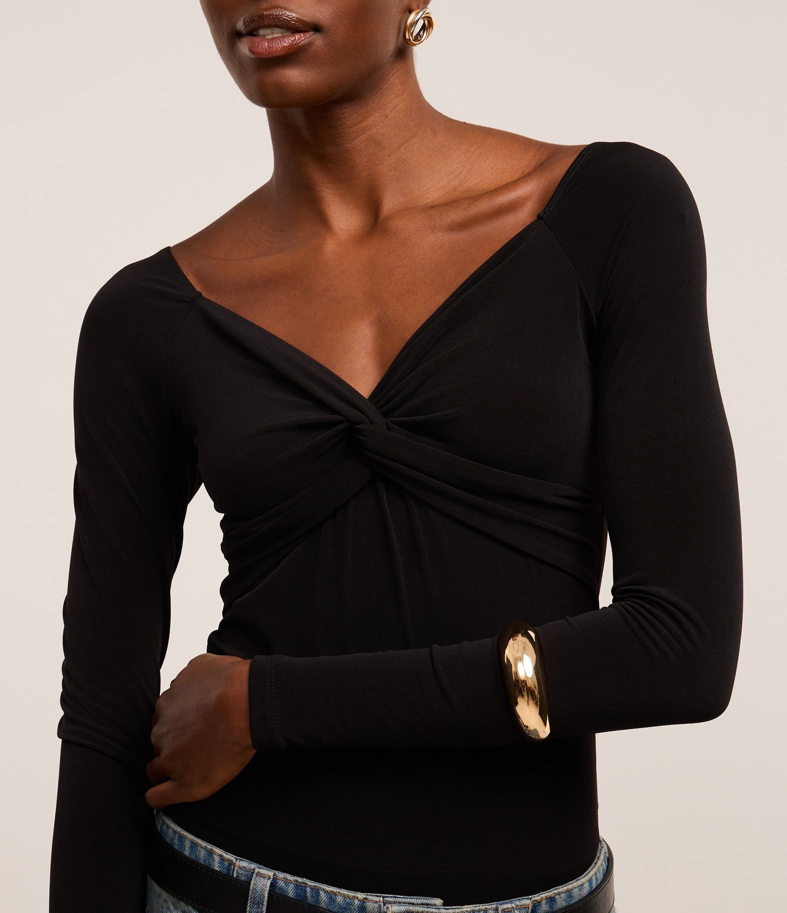 Body em Microfibra com Torcido no Busto e Decote V Preto 3