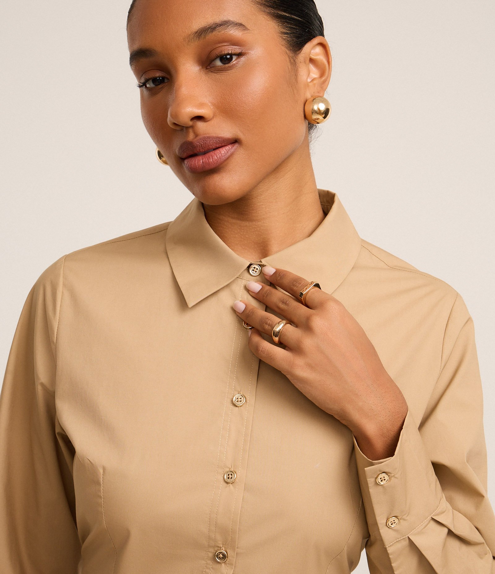 Vestido Chemise Curto com Pregas Frontais Bege 4