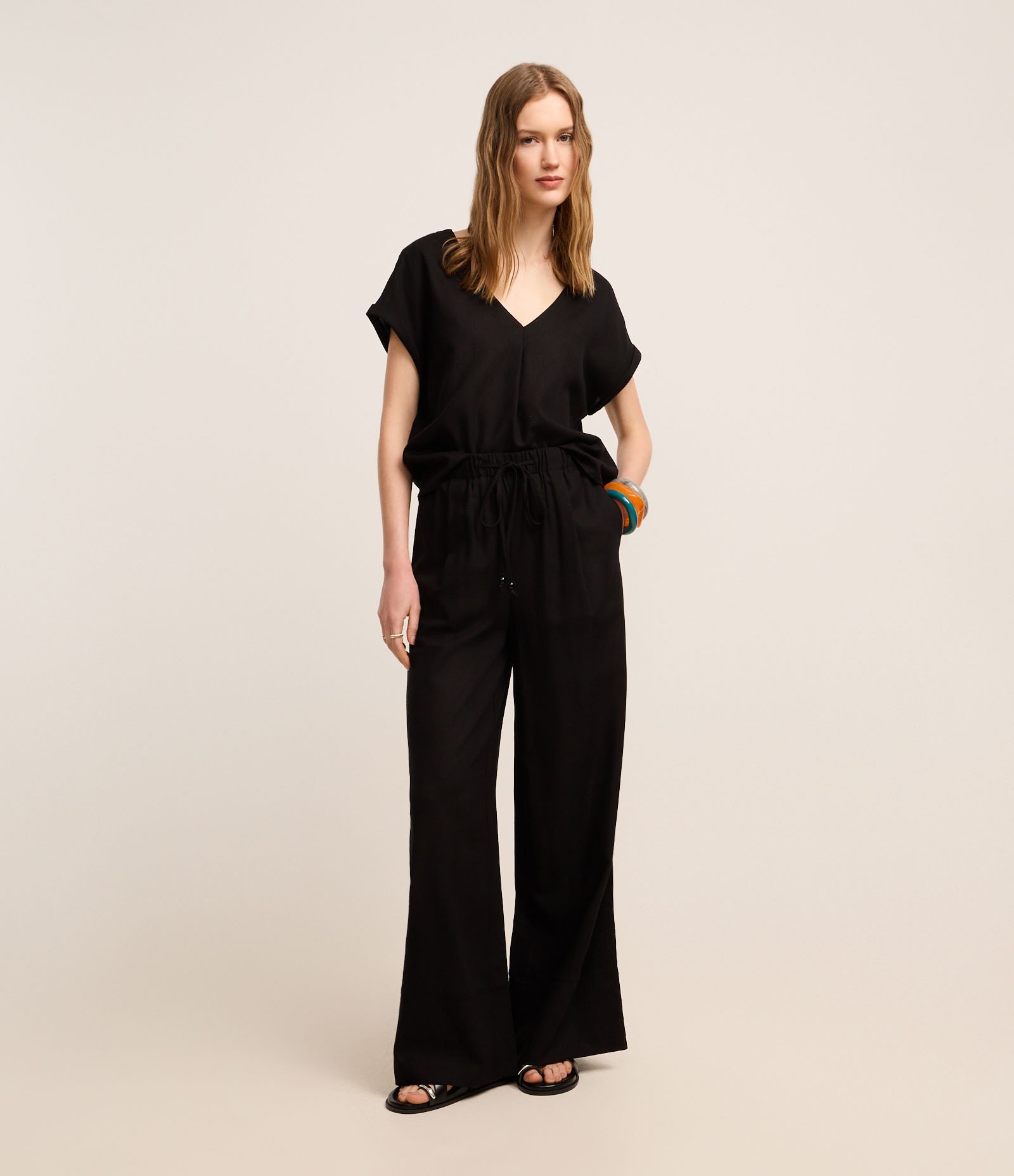 Calça Wide Leg Cintura Alta em Viscolinho com Amarração Preto 1