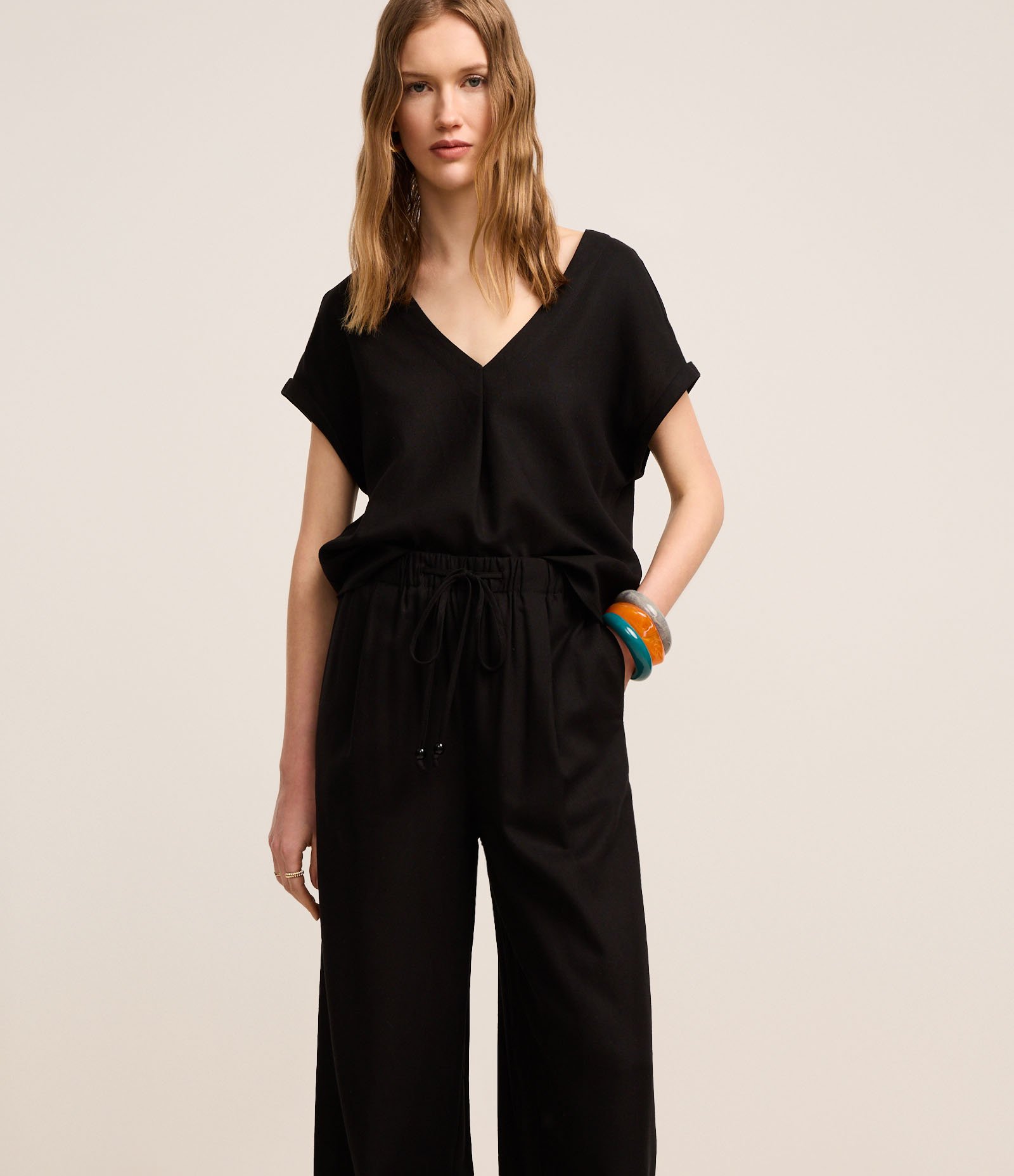 Calça Wide Leg Cintura Alta em Viscolinho com Amarração Preto 2