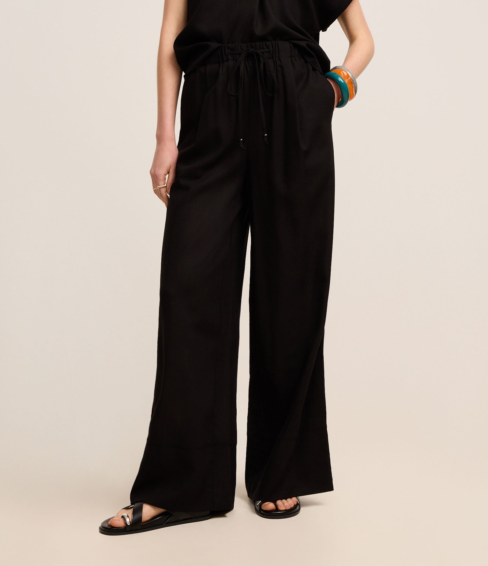 Calça Wide Leg Cintura Alta em Viscolinho com Amarração Preto 3