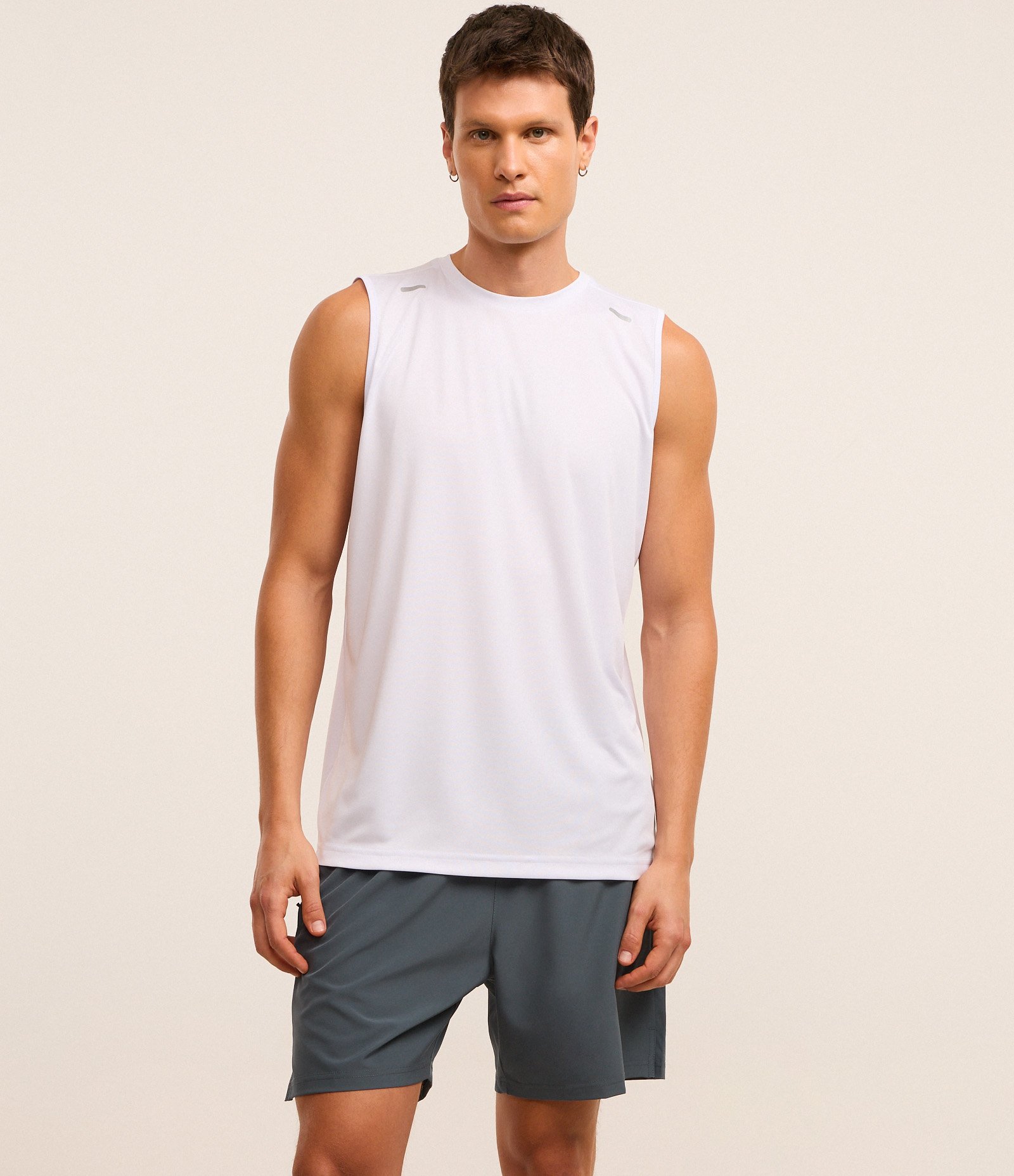 Bermuda Esportiva com Estampa Localizada Refletiva Azul 6