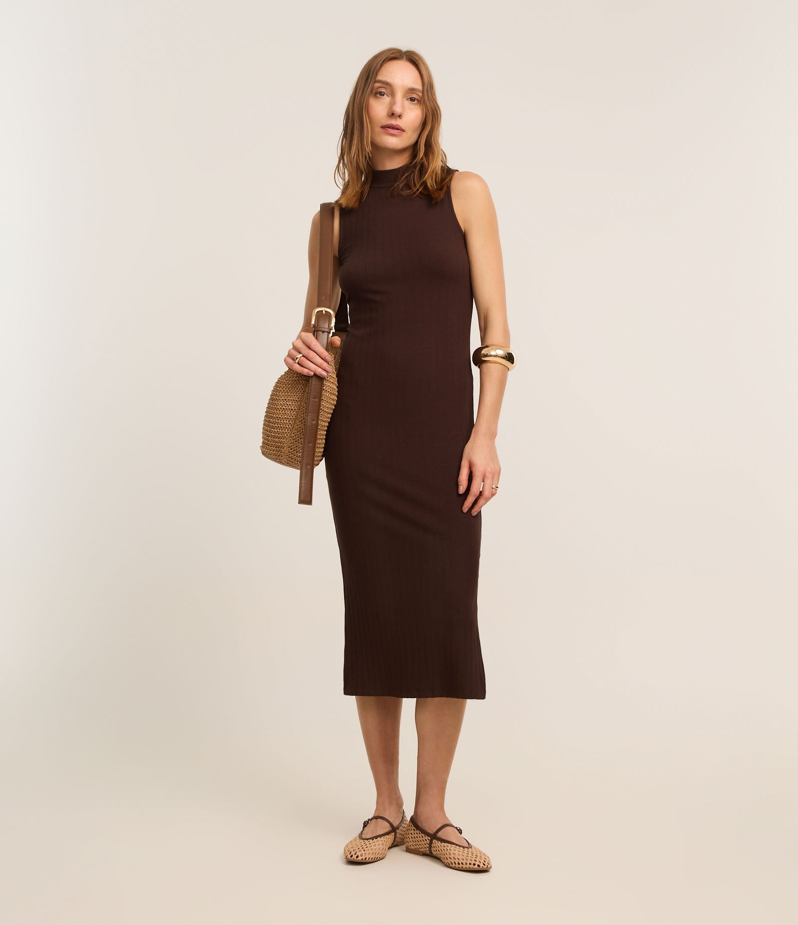 Vestido Midi Canelado em Ribana com Gola Altinha Marrom Escuro 2