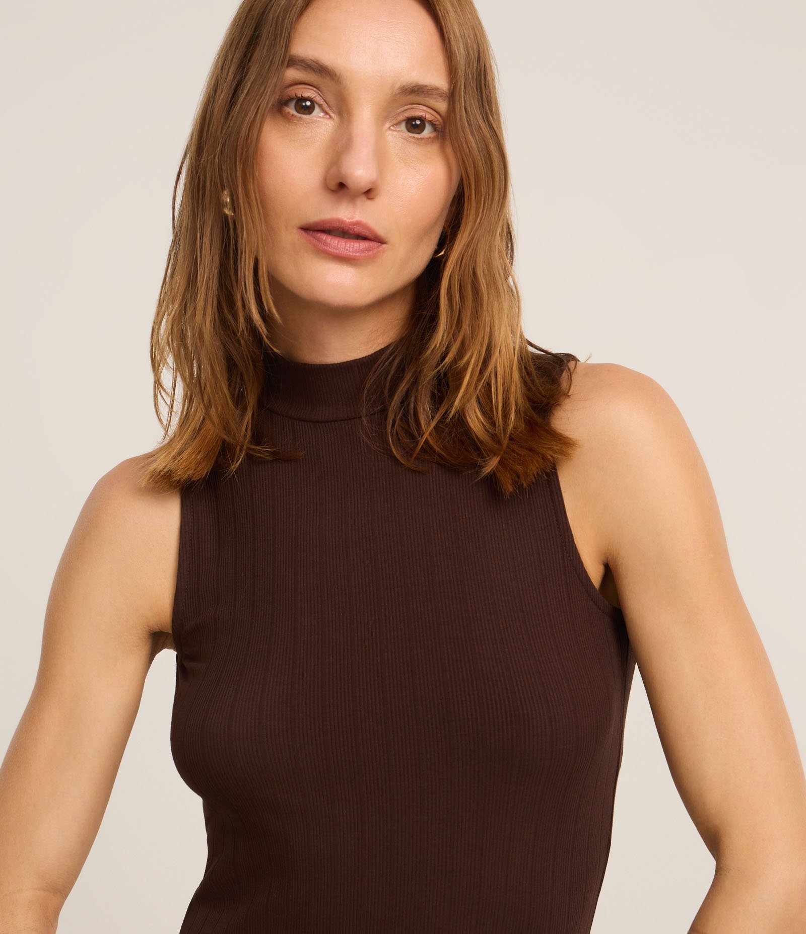 Vestido Midi Canelado em Ribana com Gola Altinha Marrom Escuro 3