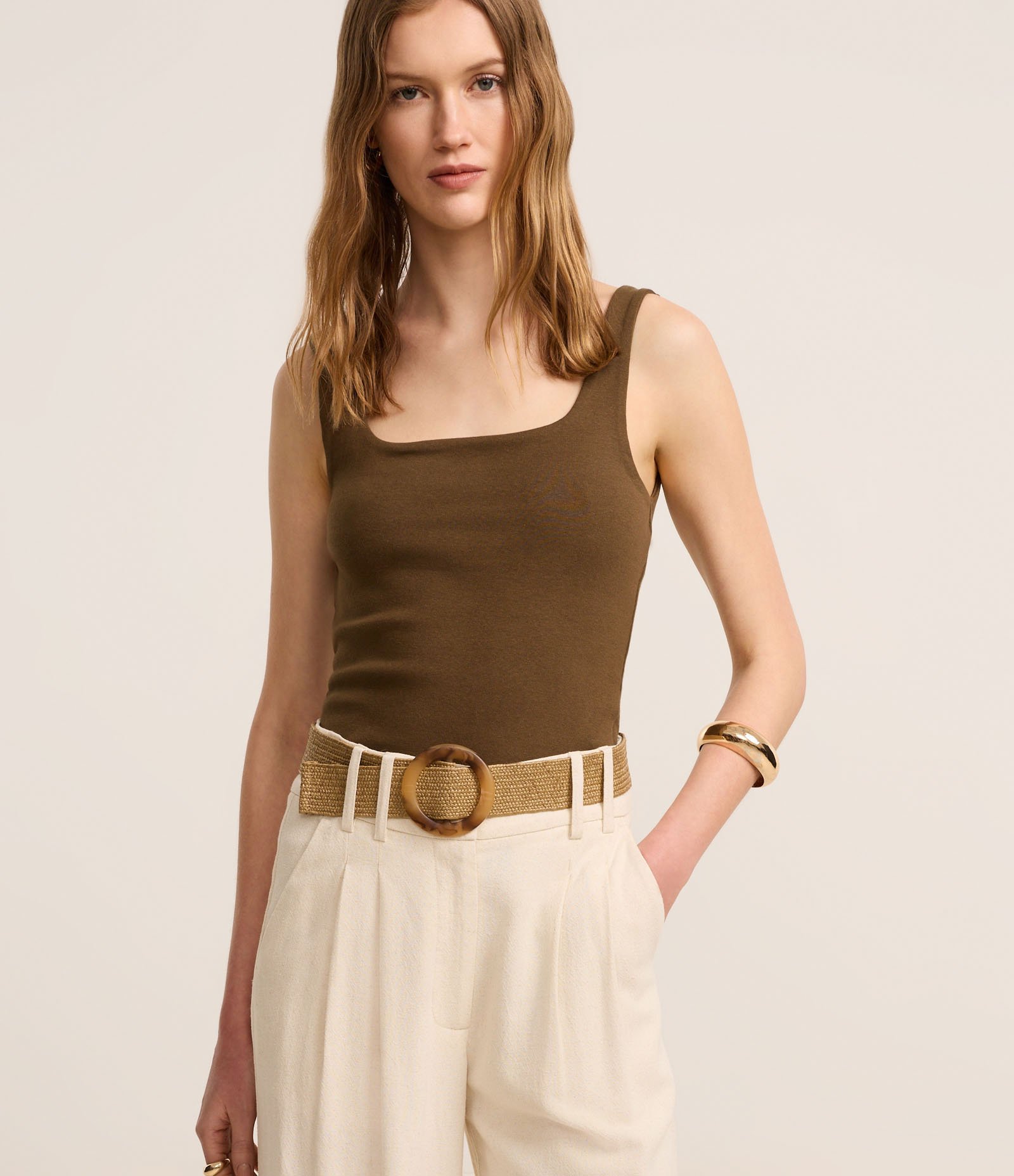 Blusa em Ribana com Decote Quadrada e Alça Larga Marrom 1