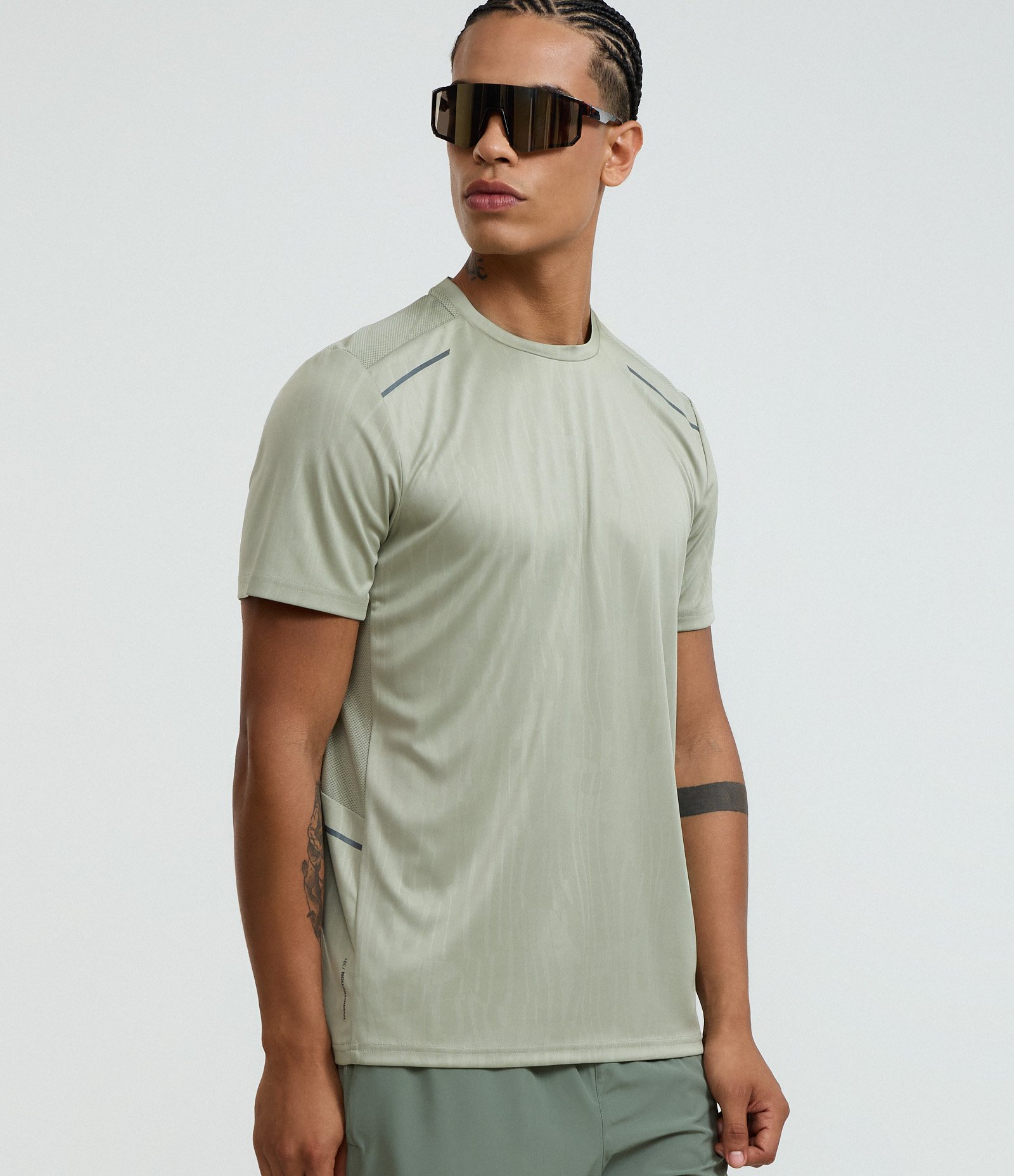 Camiseta Esportiva Tecnologia Dry com Estampa Heat Print Cinza 6