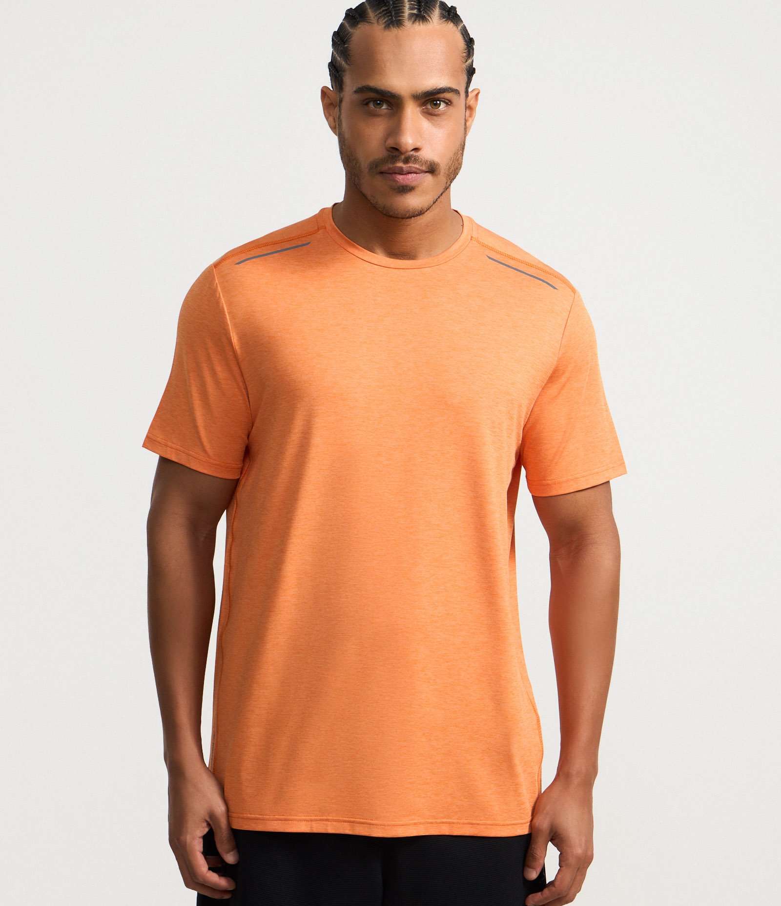 Camiseta Esportiva com Tecnologia Dry e Detalhes Refletivos Laranja 1