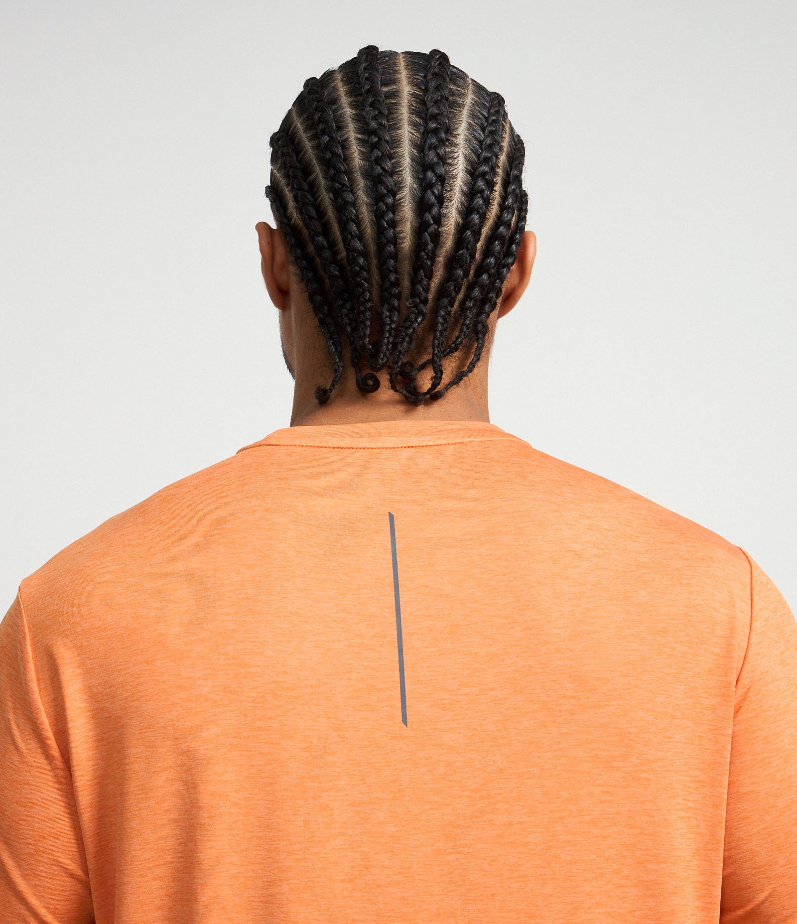 Camiseta Esportiva com Tecnologia Dry e Detalhes Refletivos Laranja 4