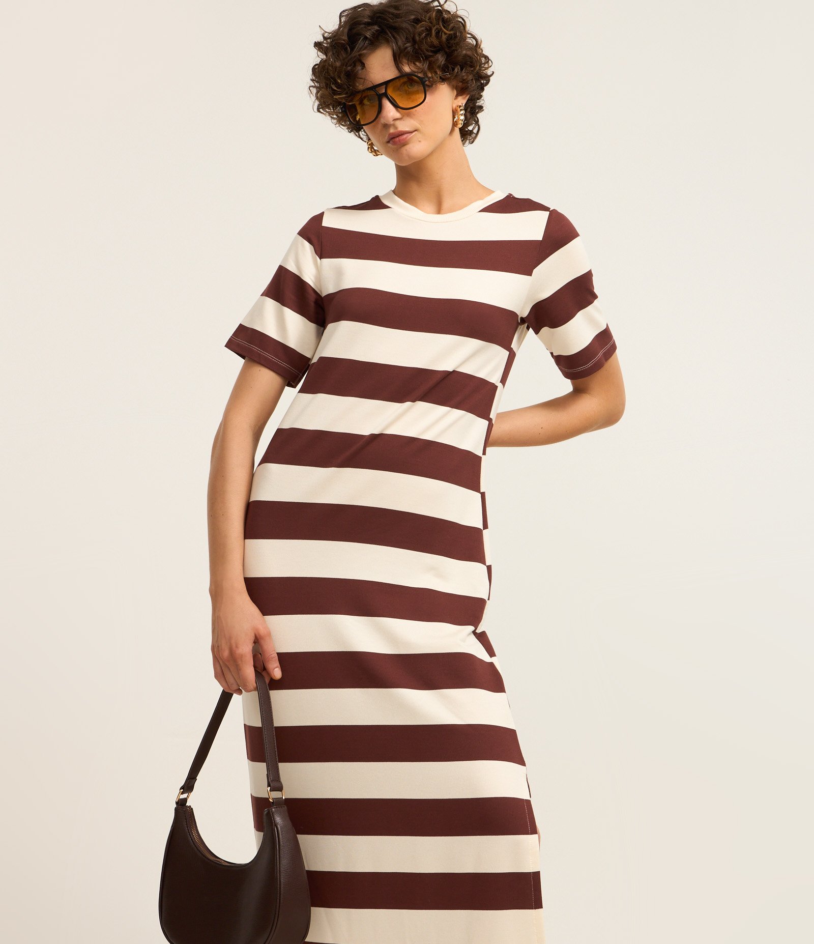 Vestido T-shirt Long Midi em Moletinho Listrado Marrom 2