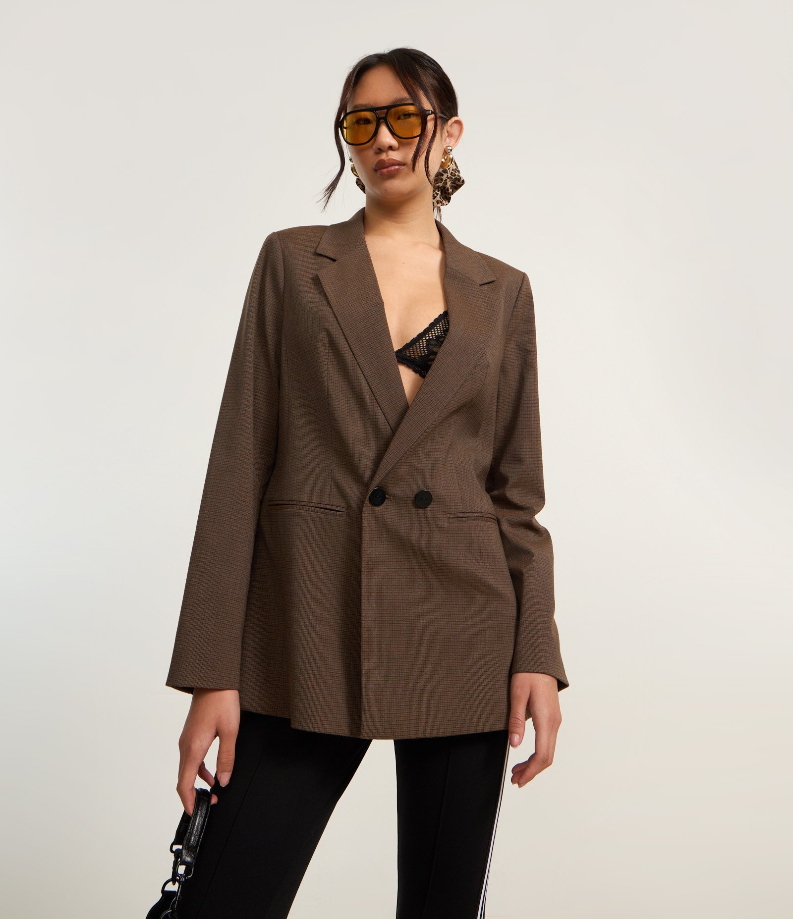 Blazer Amplo Alfaiatado com Lapelas e Botões Duplos Marrom 1