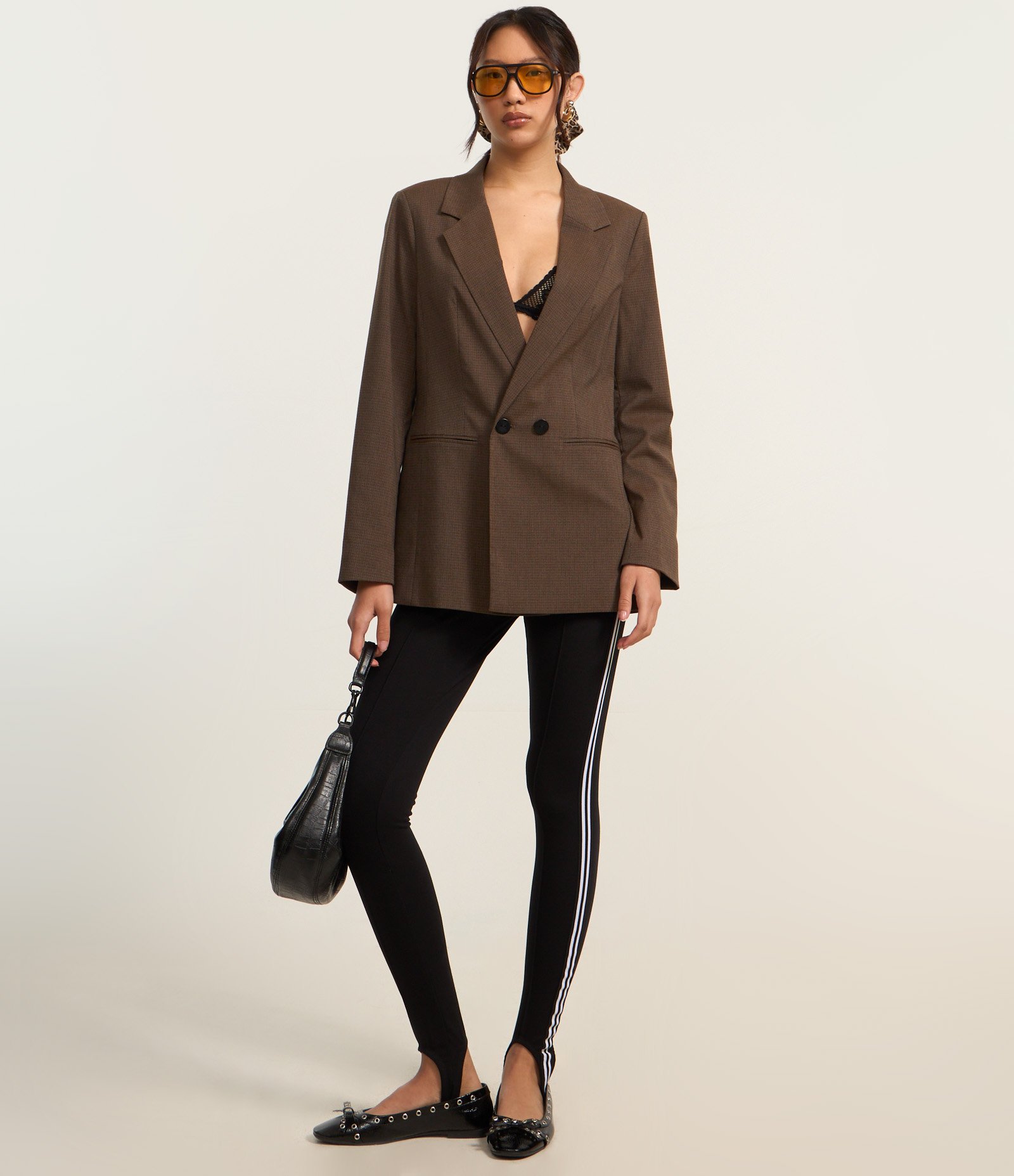 Blazer Amplo Alfaiatado com Lapelas e Botões Duplos Marrom 2