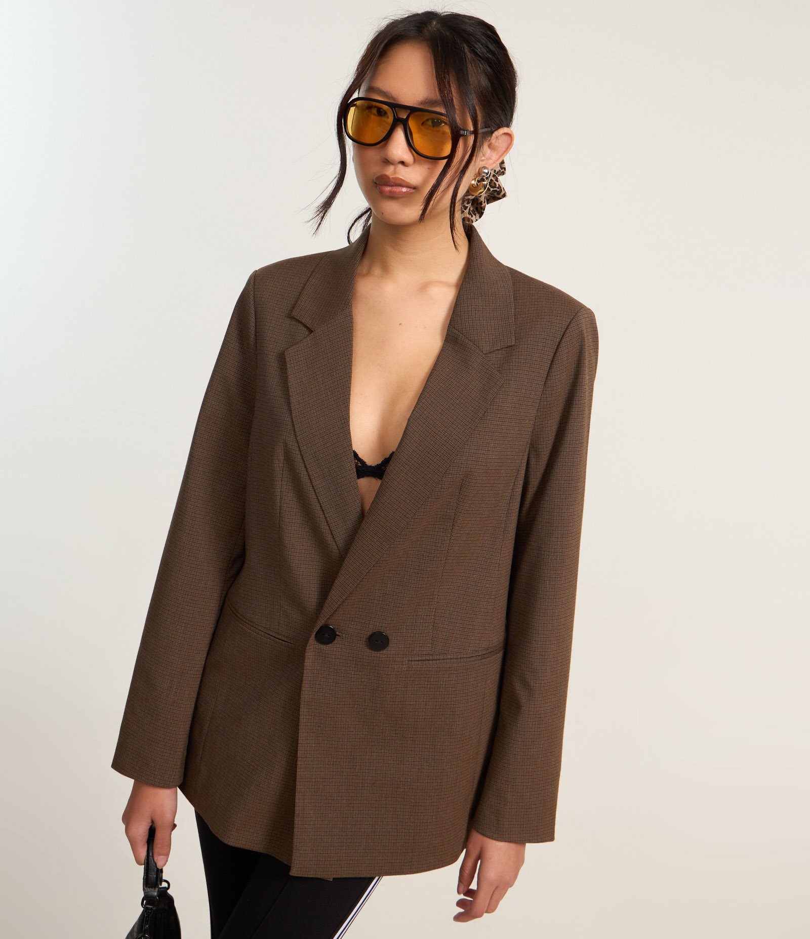 Blazer Amplo Alfaiatado com Lapelas e Botões Duplos Marrom 6