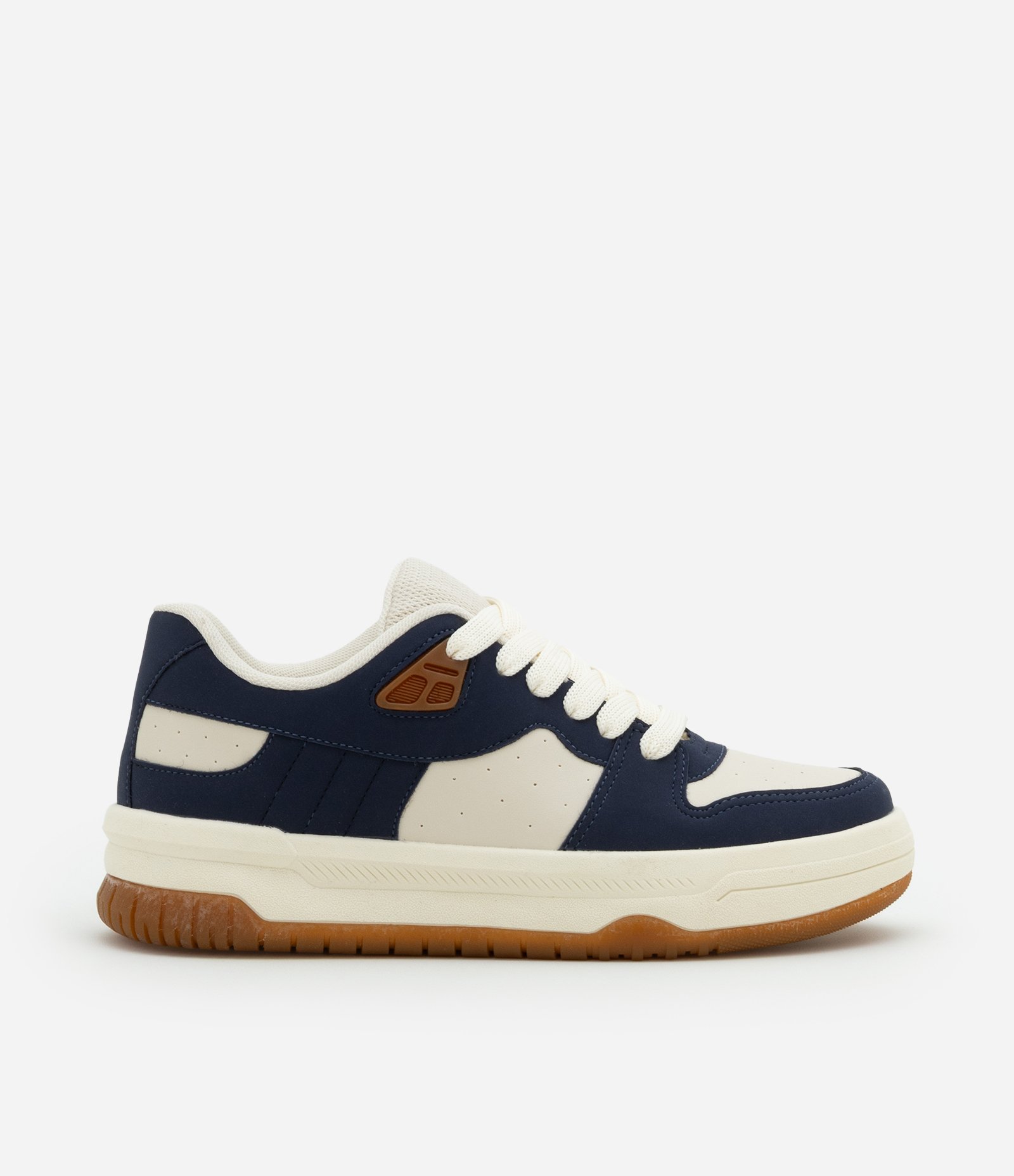 Tênis com Detalhes Contrastantes e Fechamento de Cadarço Off White/ Azul 1