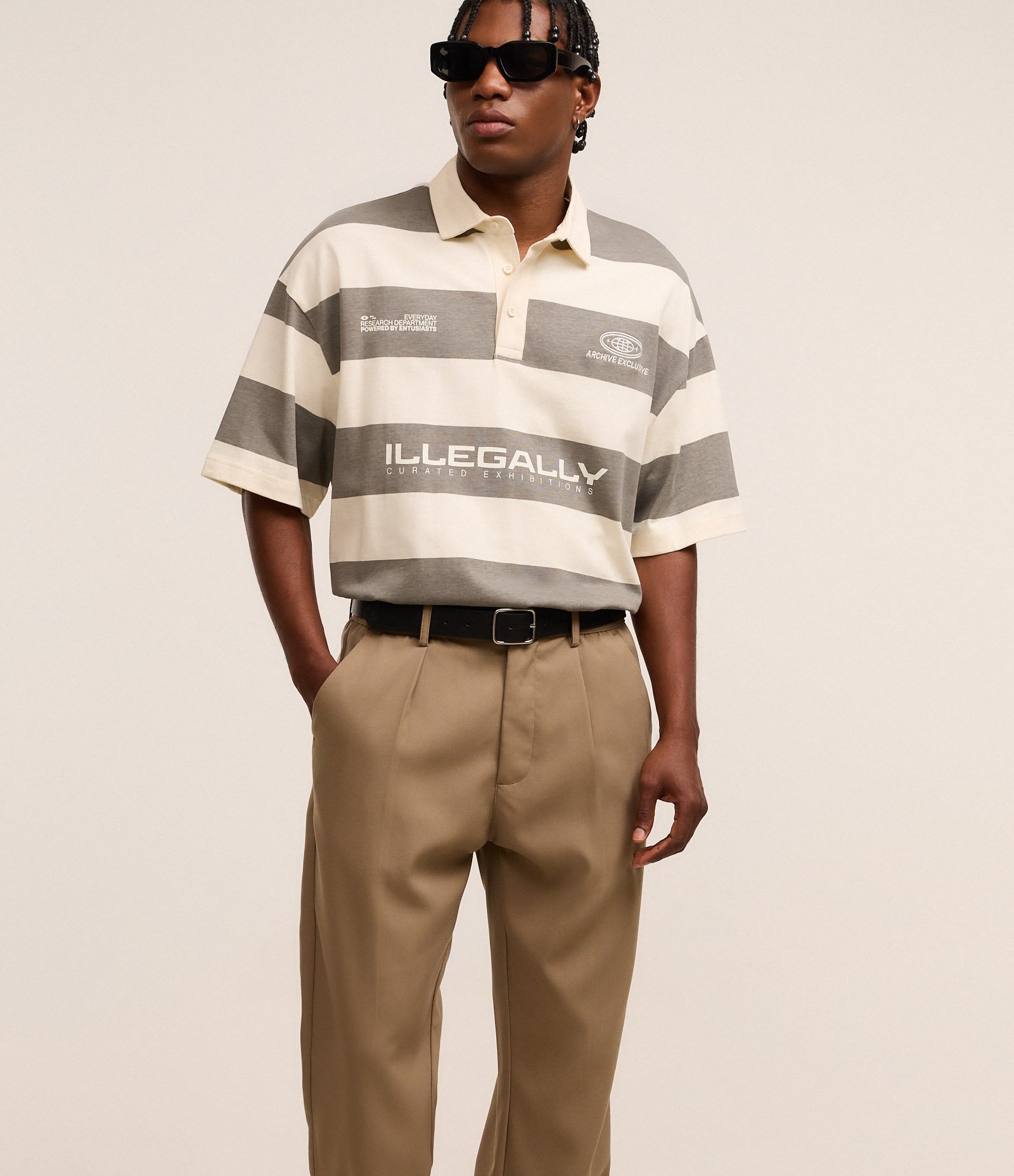 Calça Loose Alfaiatada com Pregas Bege 4