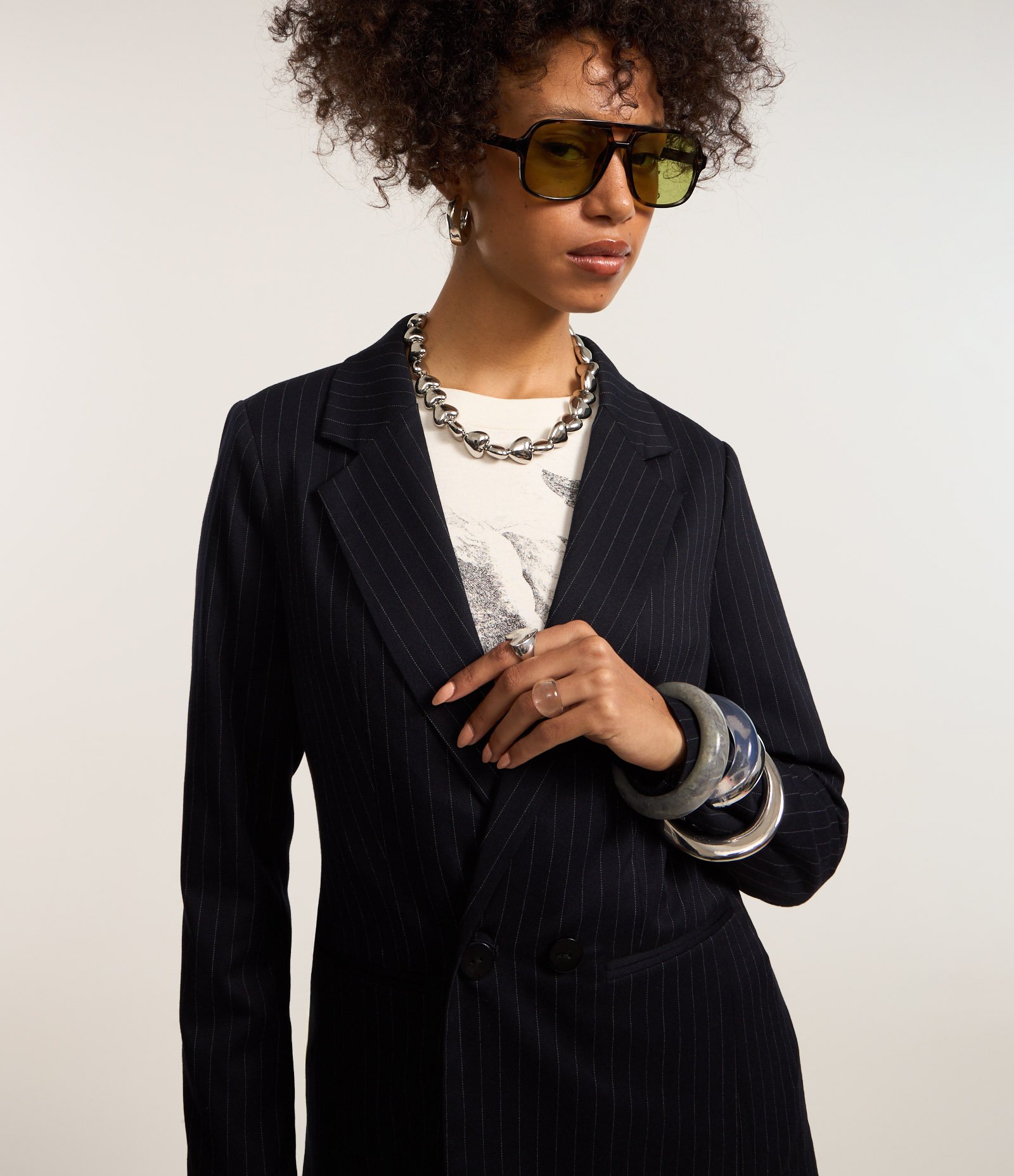 Blazer Alongado em Alfaiataria com Listras e Botões Azul Escuro 3