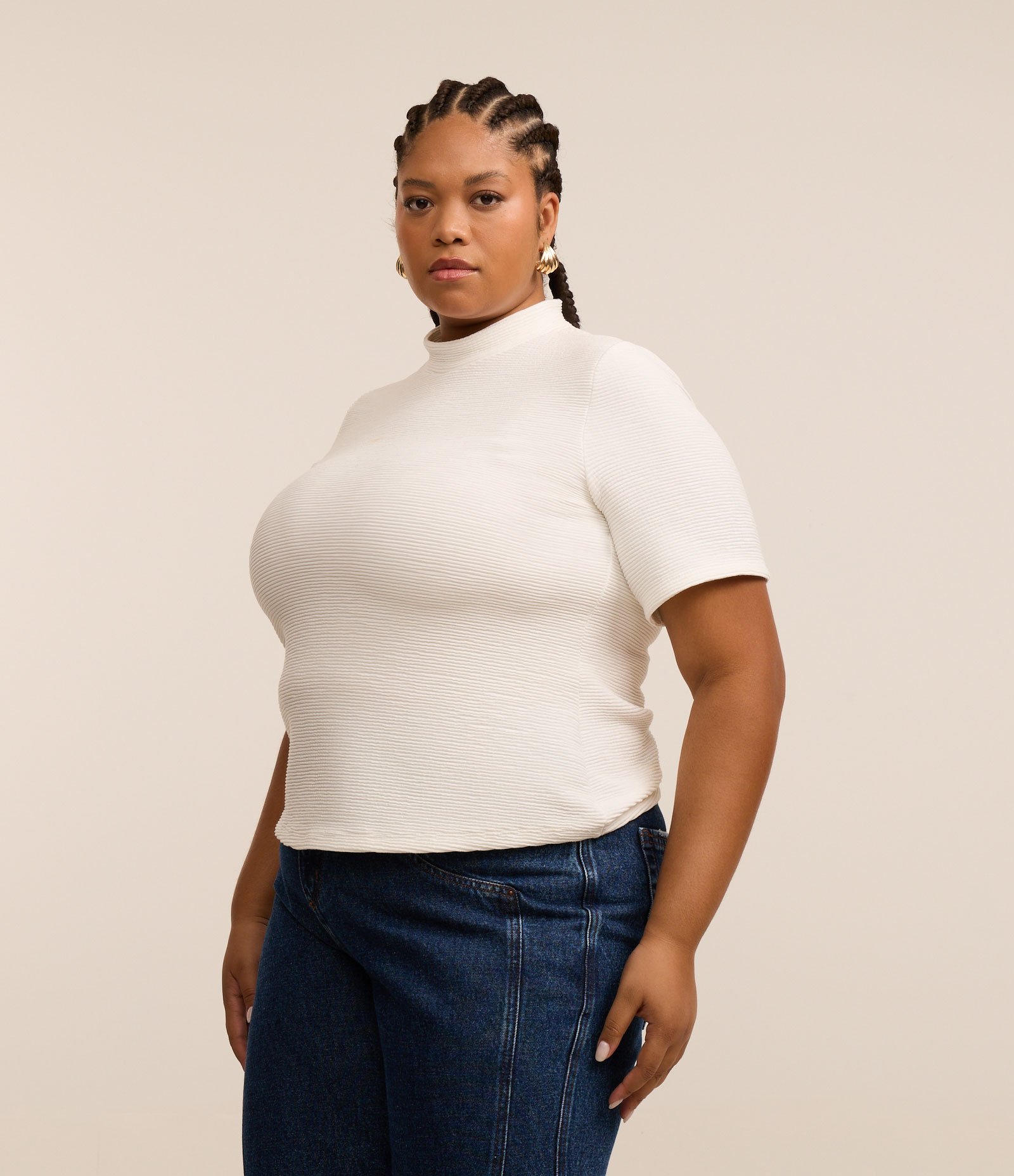 Camiseta Texturizada com Gola Altinha Curve & Plus Size Off White 2