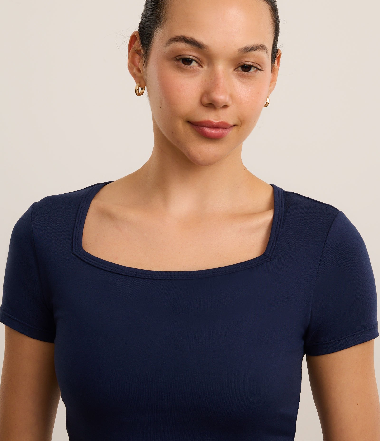 Camiseta Cropped Esportiva em Microfibra com Toque Suave Azul Marinho 3