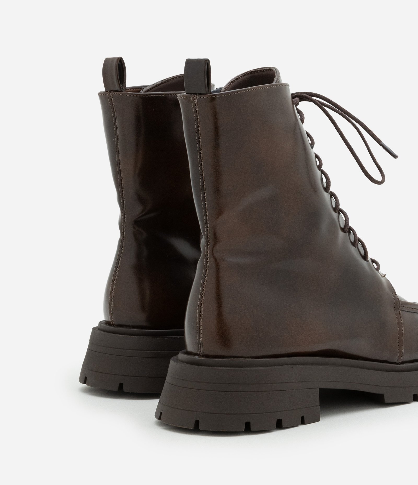 Bota Combat em PU com Cadarço e Bico Redondo Marrom 3