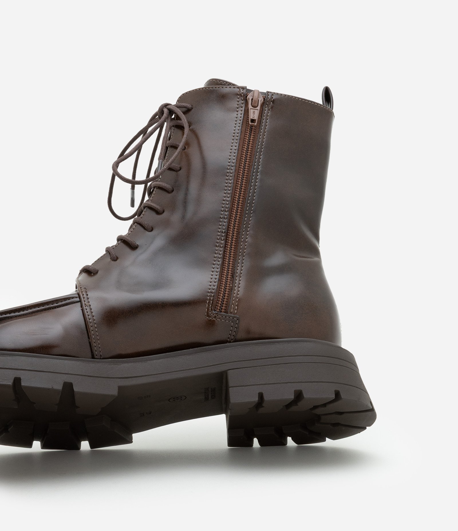 Bota Combat em PU com Cadarço e Bico Redondo Marrom 4