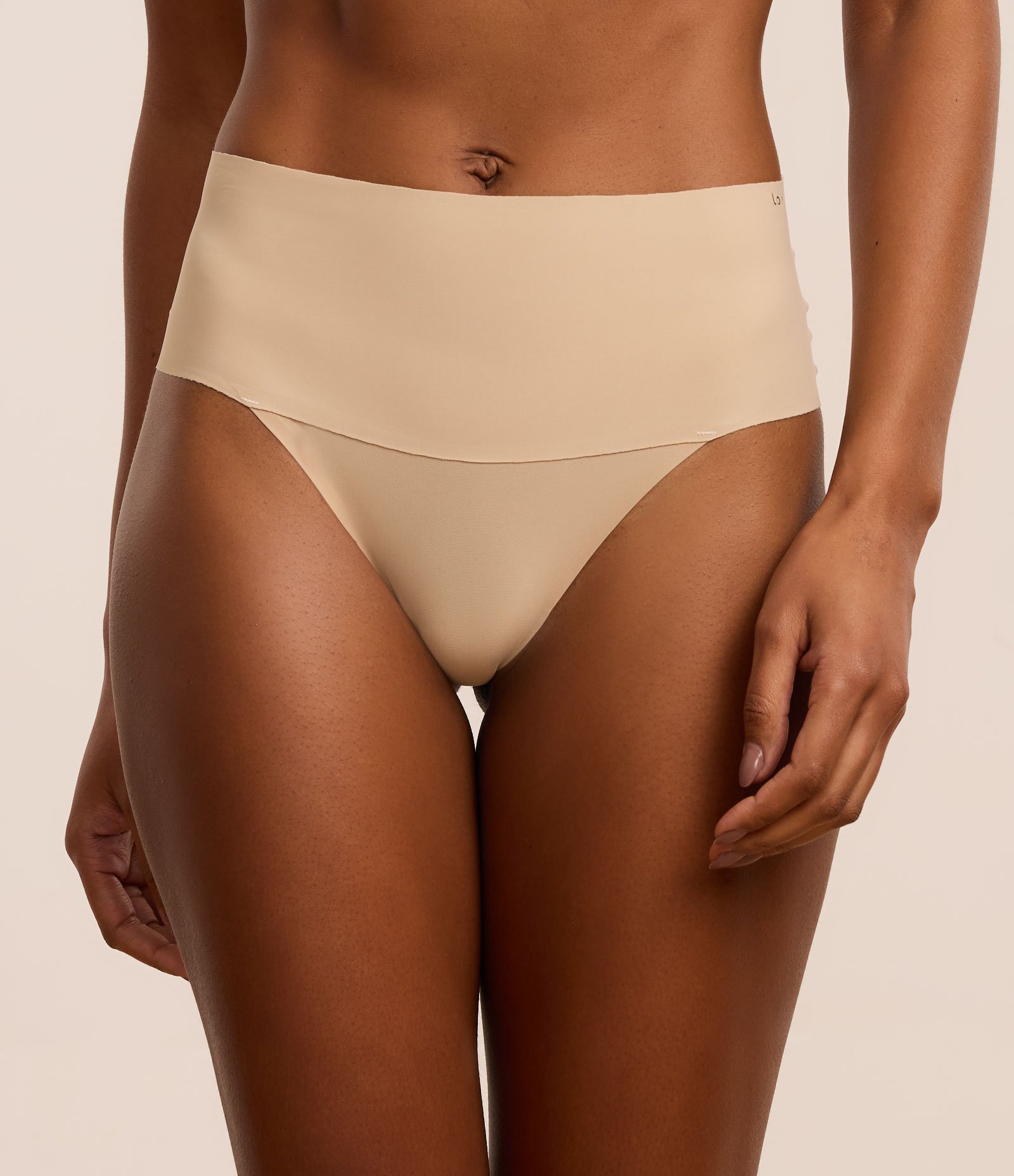 Calcinha Alta Fio em Microfibra Leve Bege 2