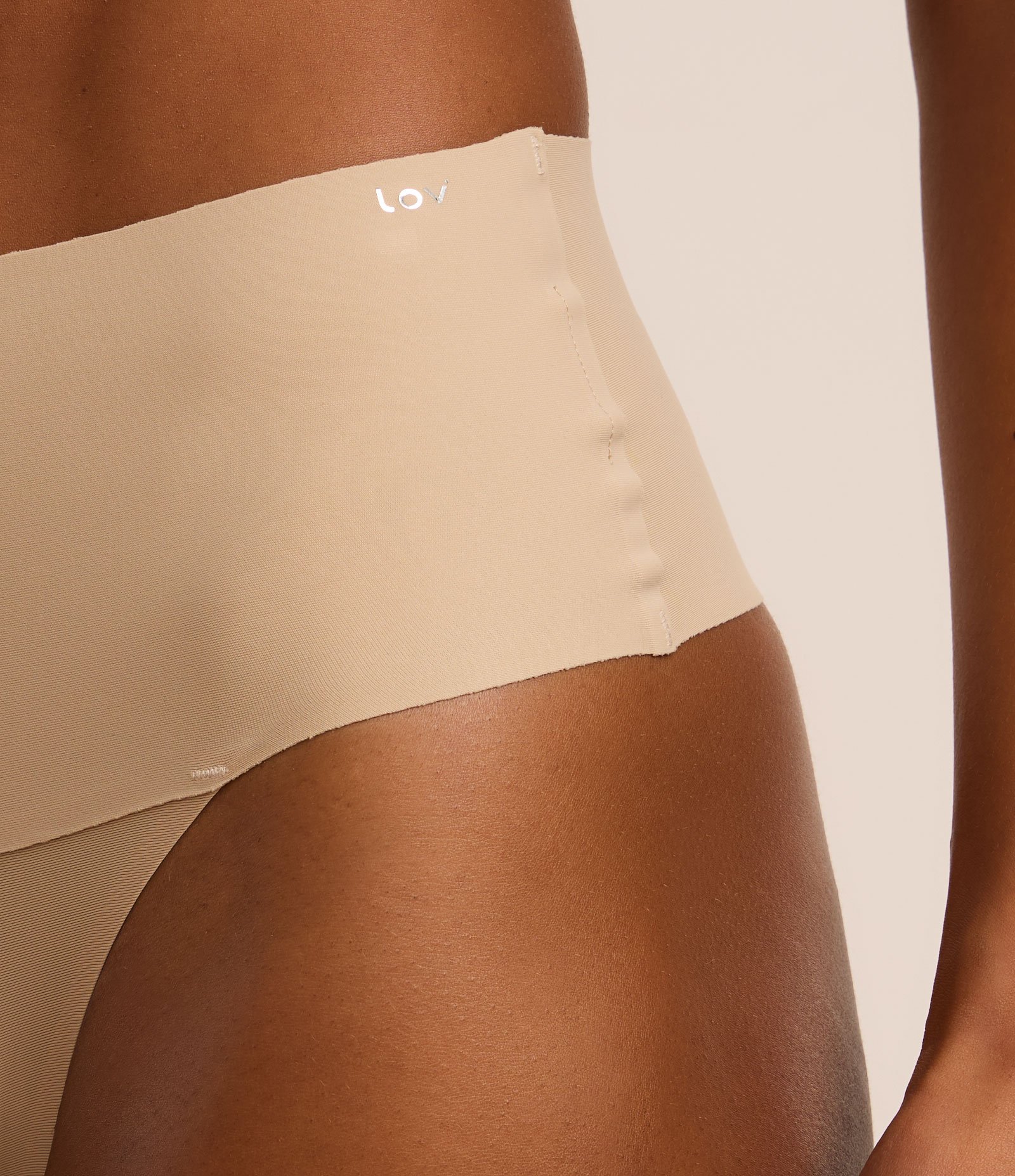 Calcinha Alta Fio em Microfibra Leve Bege 3