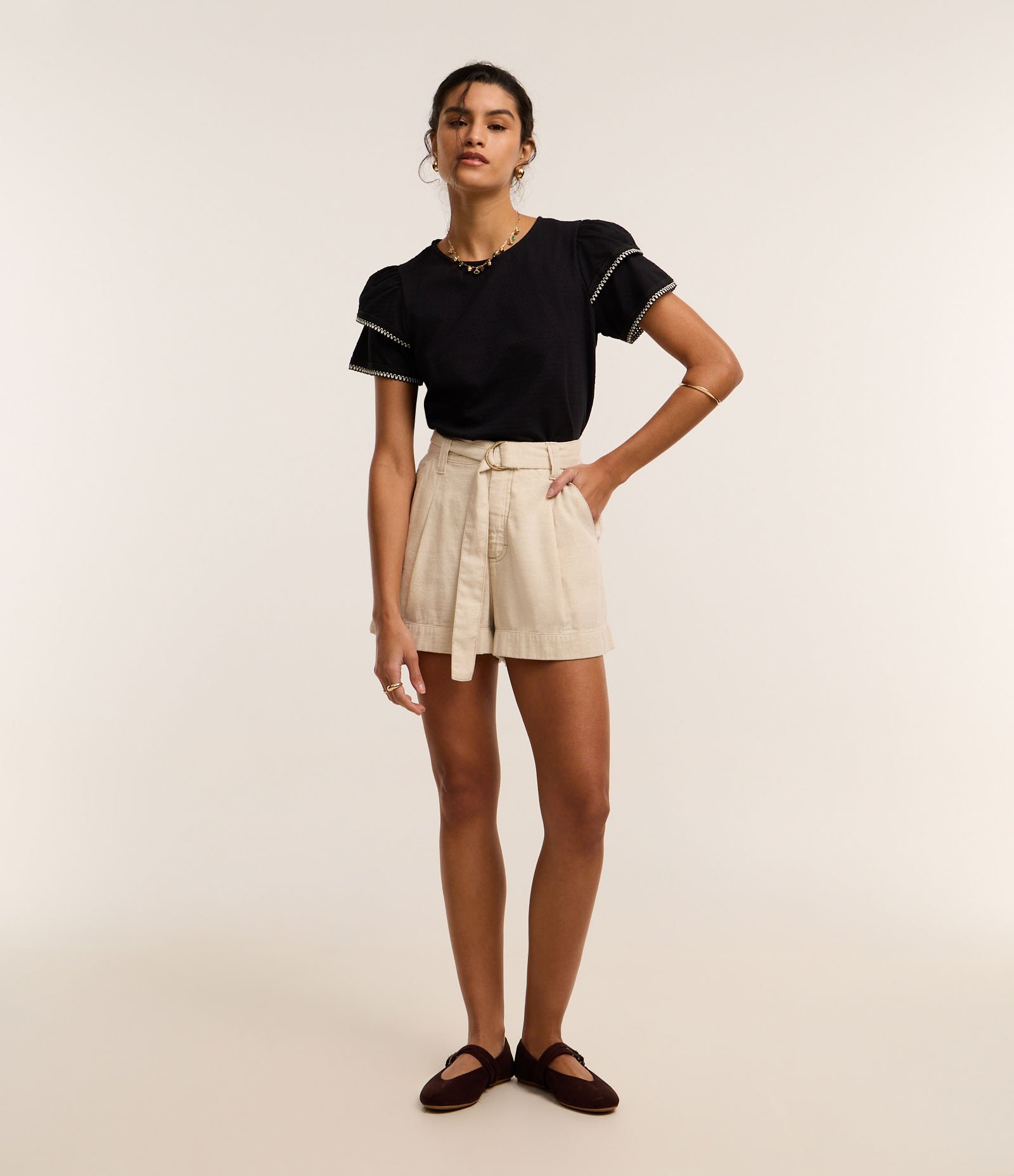 Blusa em Algodão com Babado na Manga e Detalhe Efeito Crochê 2