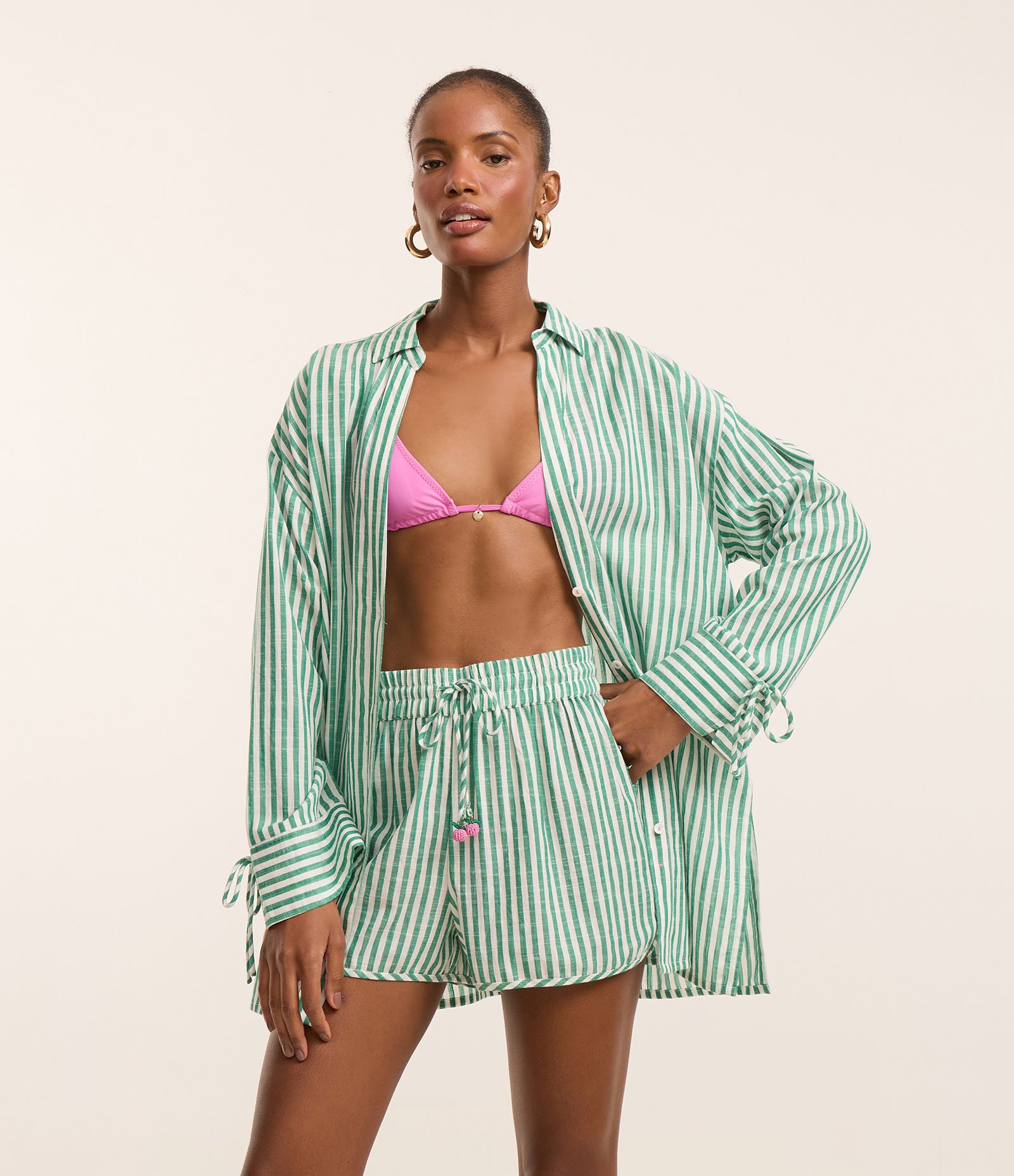 Saída de Praia Short em Tricoline Listrado com Frutinha de Miçanga Verde 1