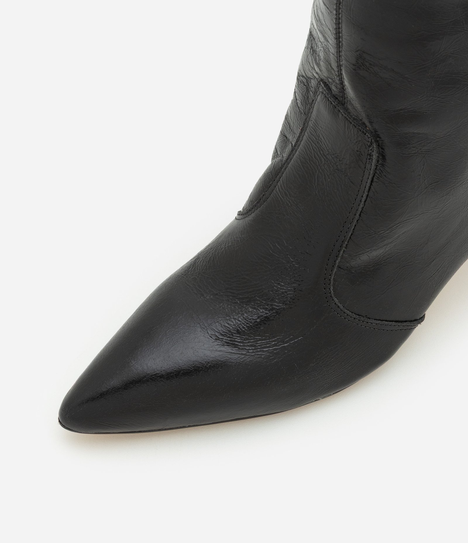 Bota Cano Médio em Couro com Bico e Salto Fino Preto 5