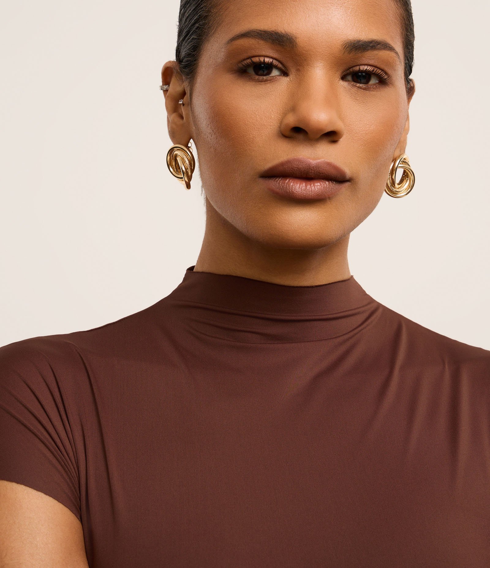 Body em Microfibra com Golinha Média Marrom Café 3