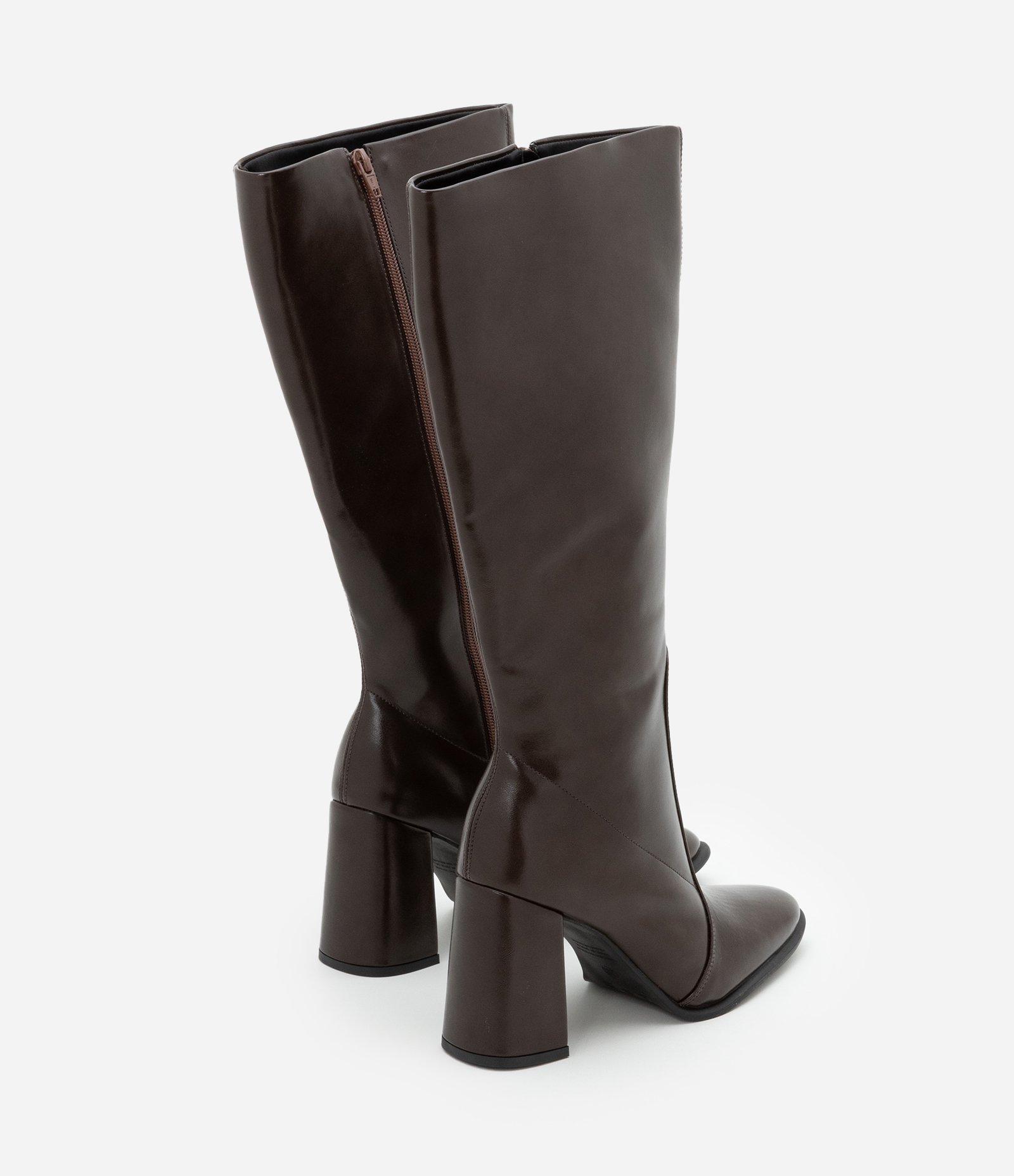 Bota de Cano e Salto Alto com Bico Amendoado Marrom 3