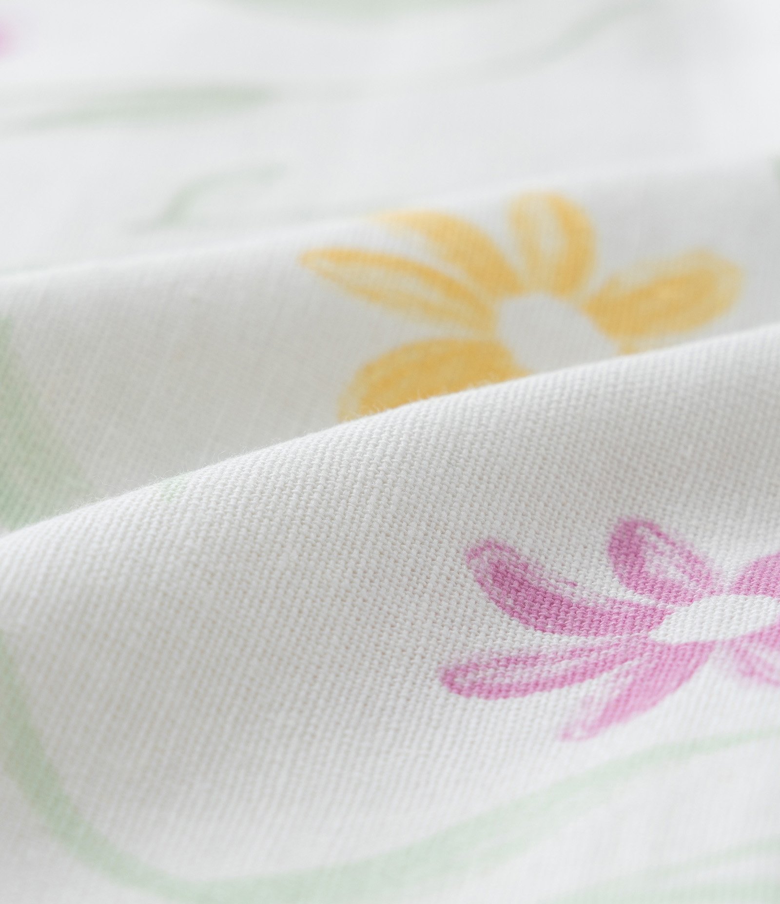 Calça Pantacourt Infantil com Estampa Floral - Tam 5 a 14 Anos Branco 4