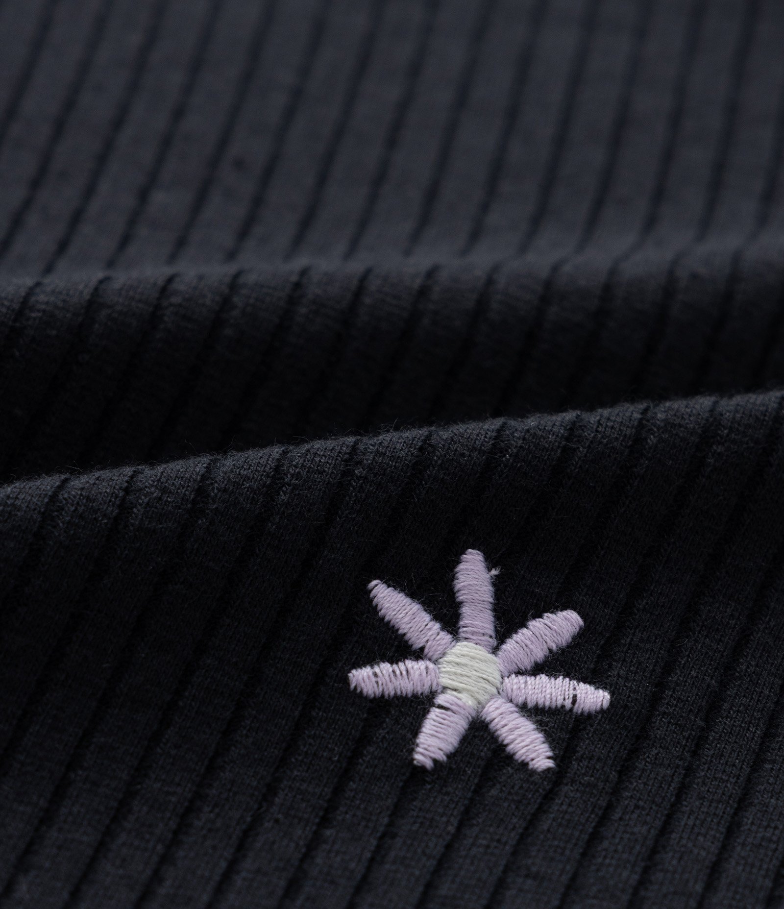 Camiseta Infantil Canelada com Bordado Margaridas - Tam 5 a 14 Anos Preto 3