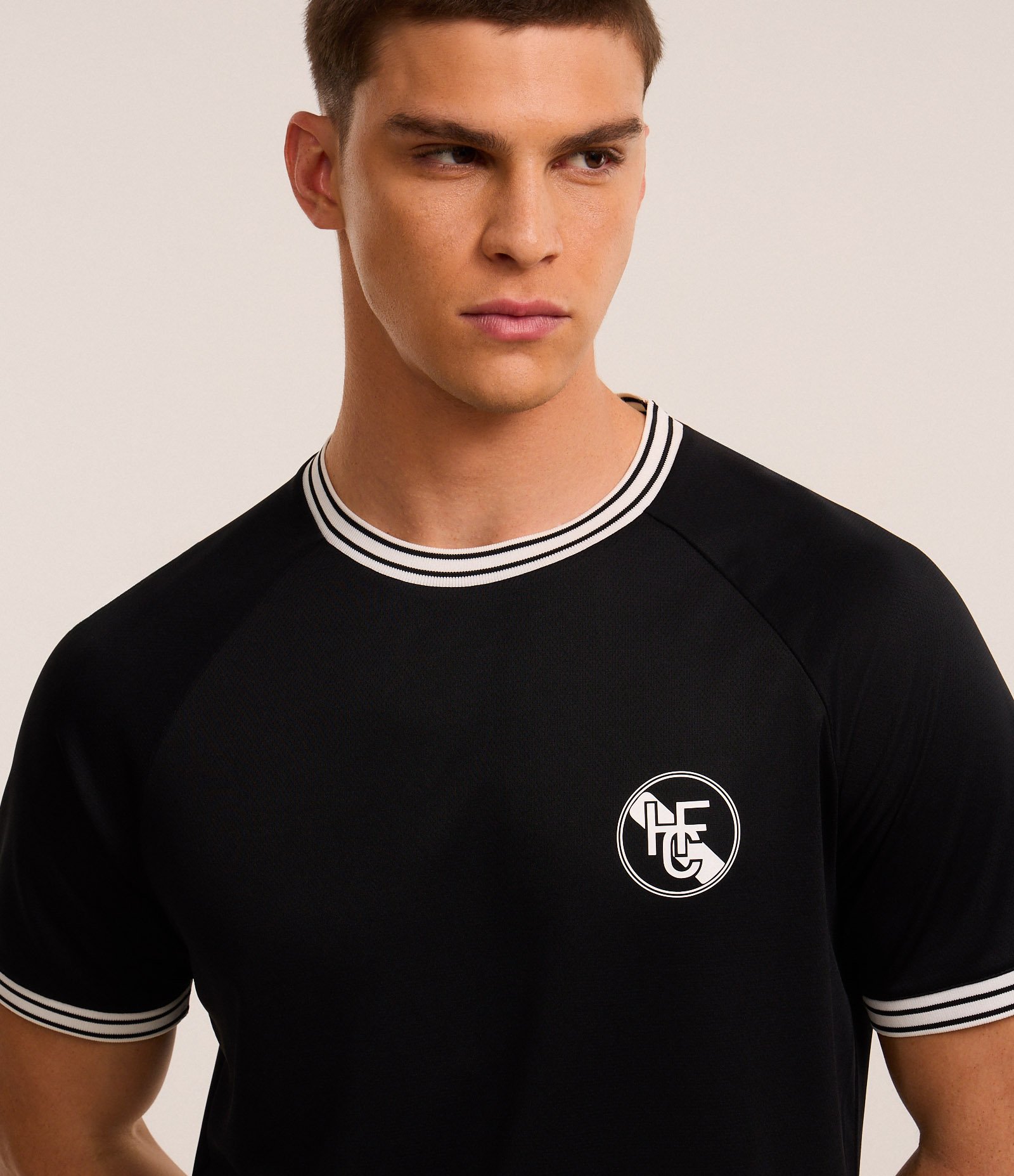 Camiseta Esportiva Regular em Ribana com Estampa Localizada e Tecnologia Dry Preto 4