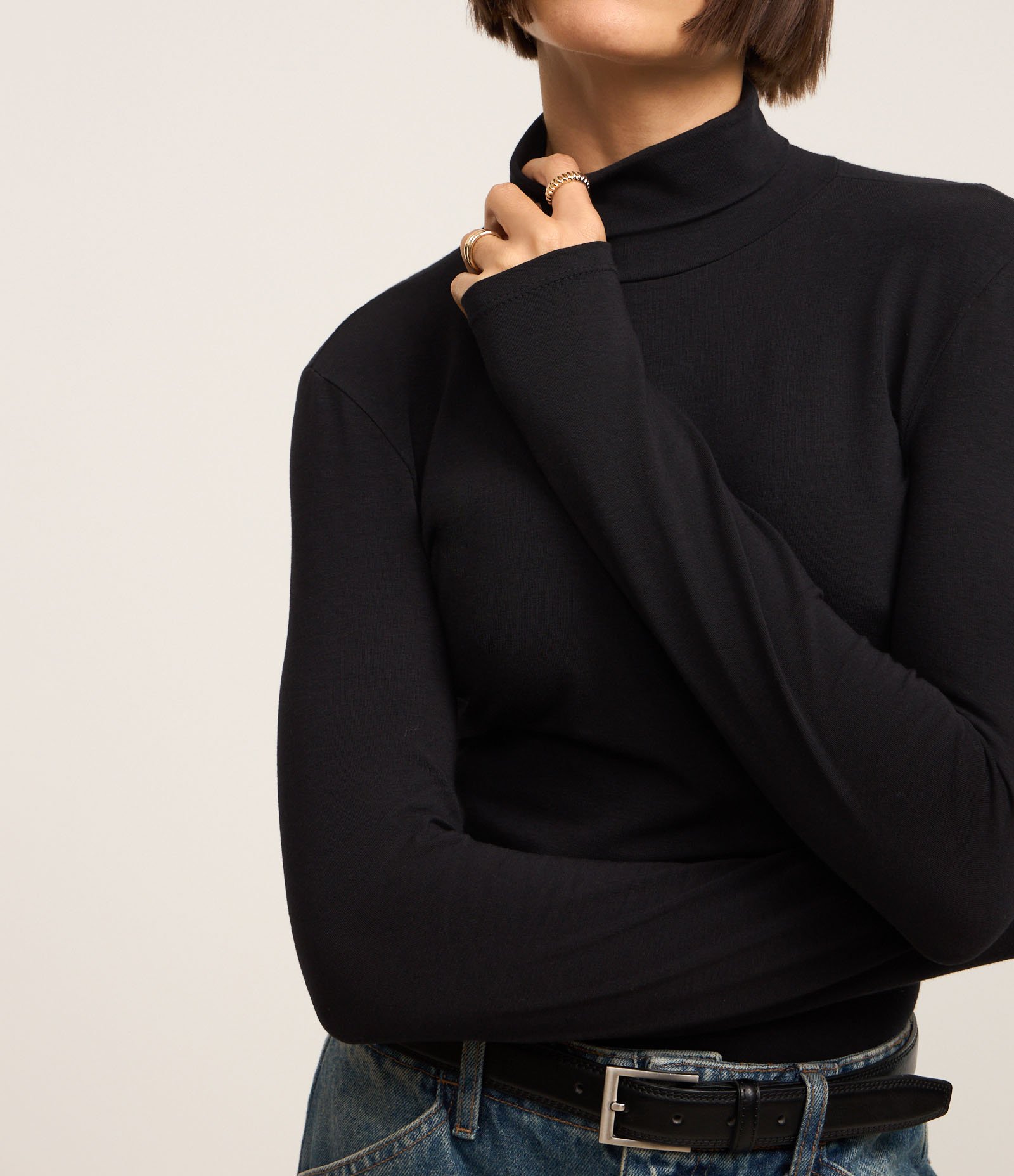 Blusa em Algodão com Golinha Alta Preto 4