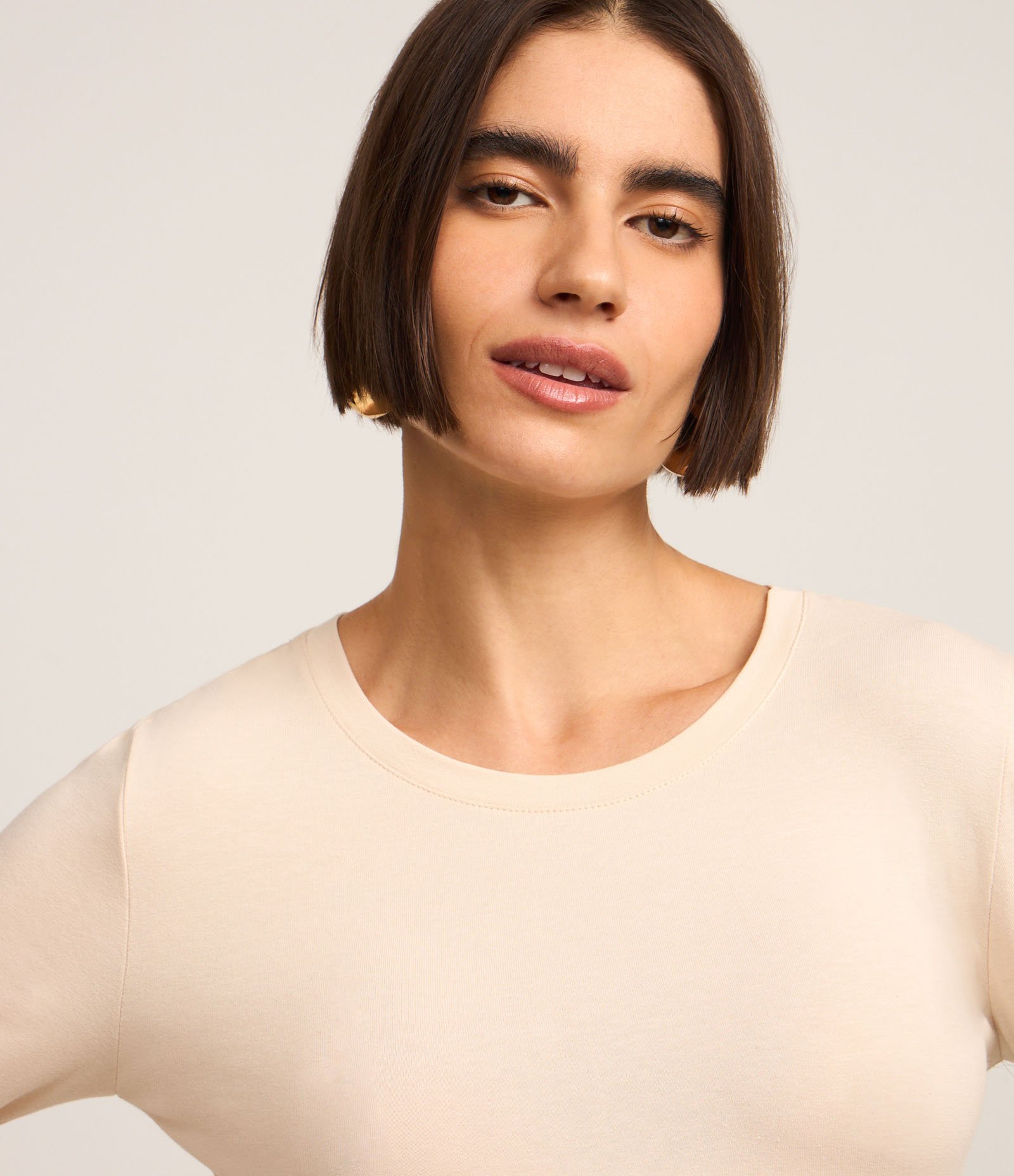 Blusa em Algodão com Gola Redonda Bege 5