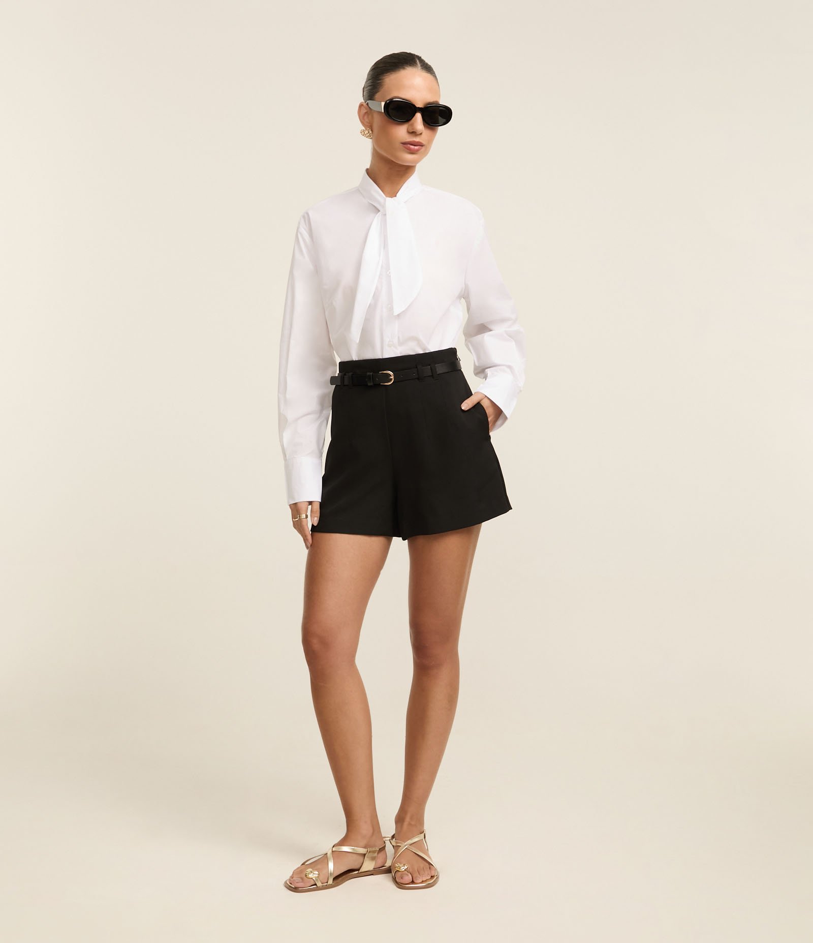 Short Alfaiatado Cintura Alta com Cinto Fino de PU Preto 1