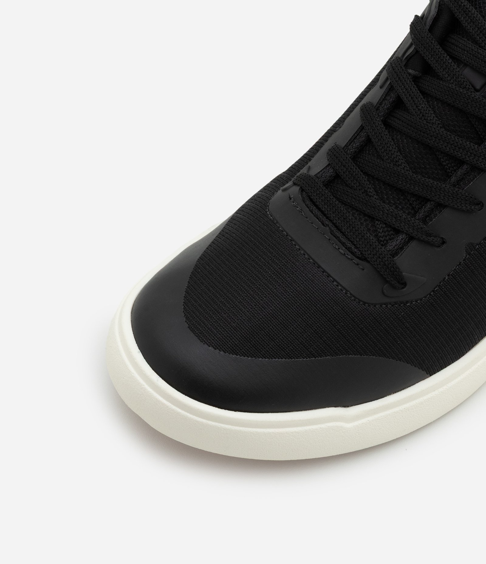 Tênis Casual Sintético com Recortes Preto 5