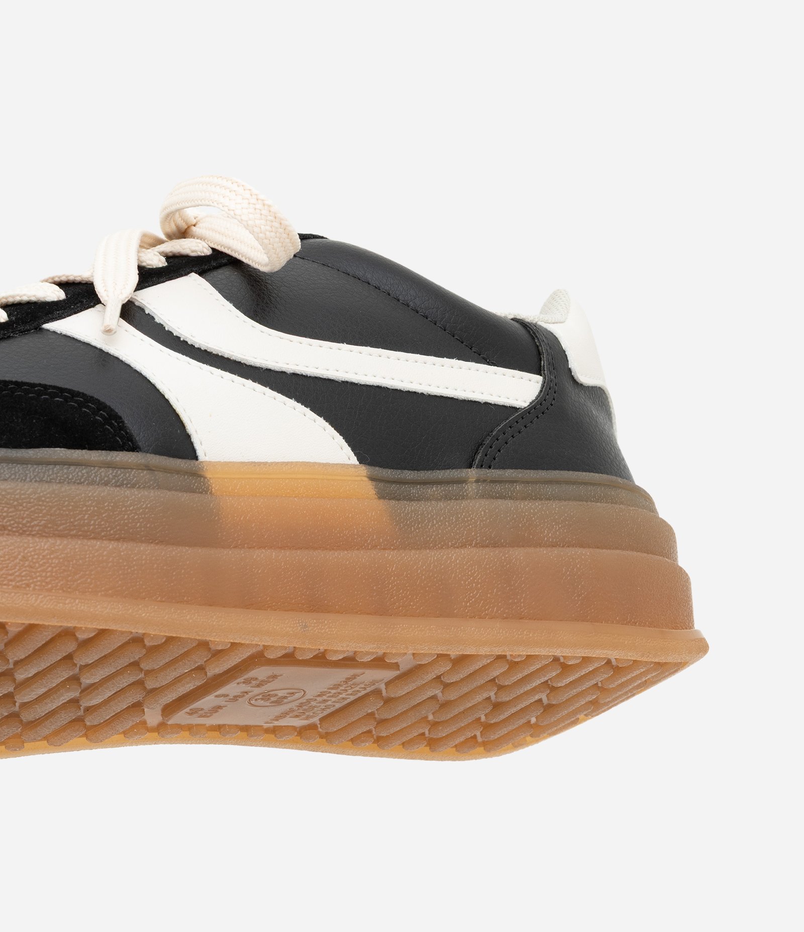 Tênis com Sola Plataforma e Detalhes Assimétricos Laterais Preto 4