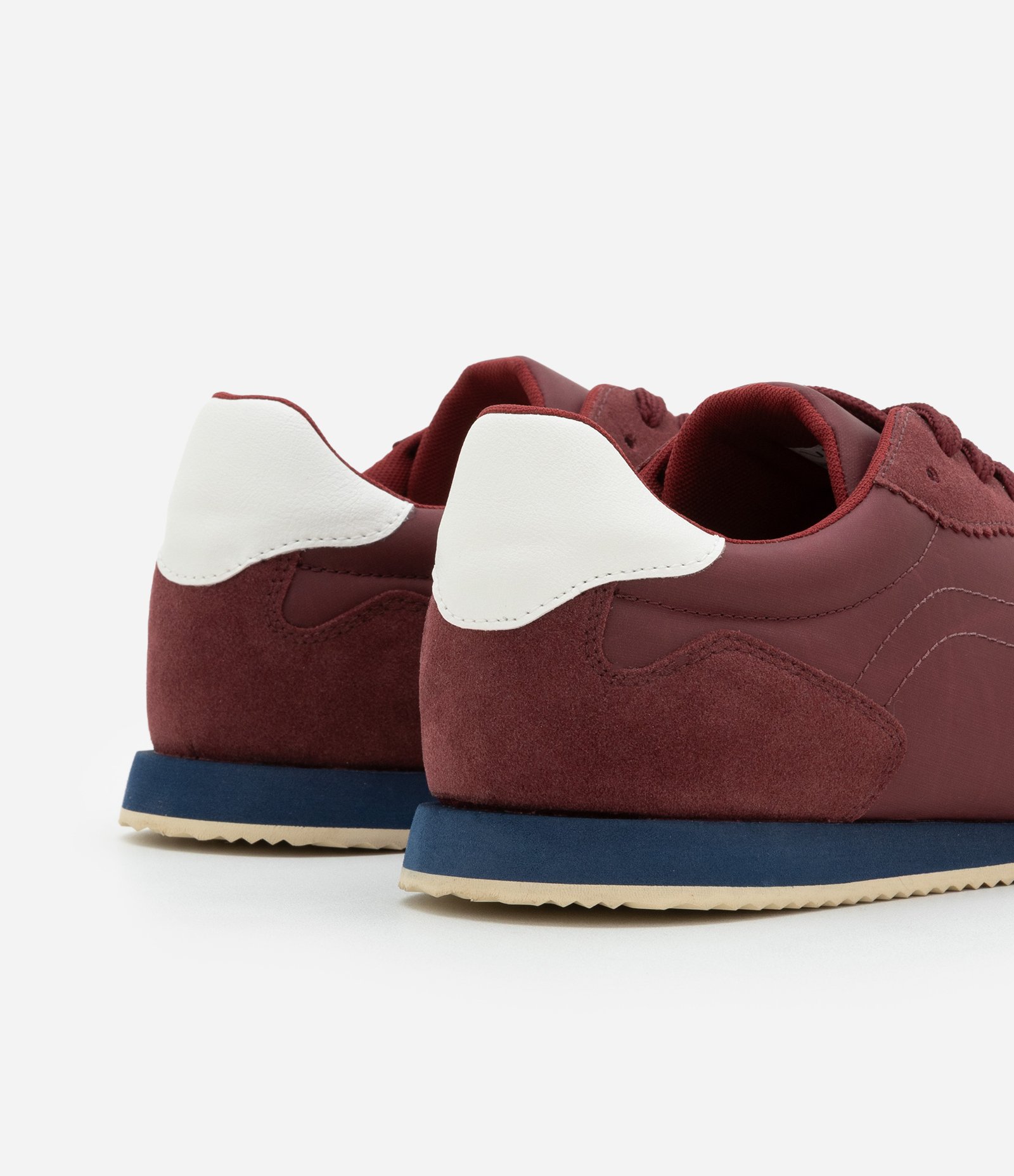 Tênis Retrô Sintético com Recortes Efeito Camurça Vermelho 5