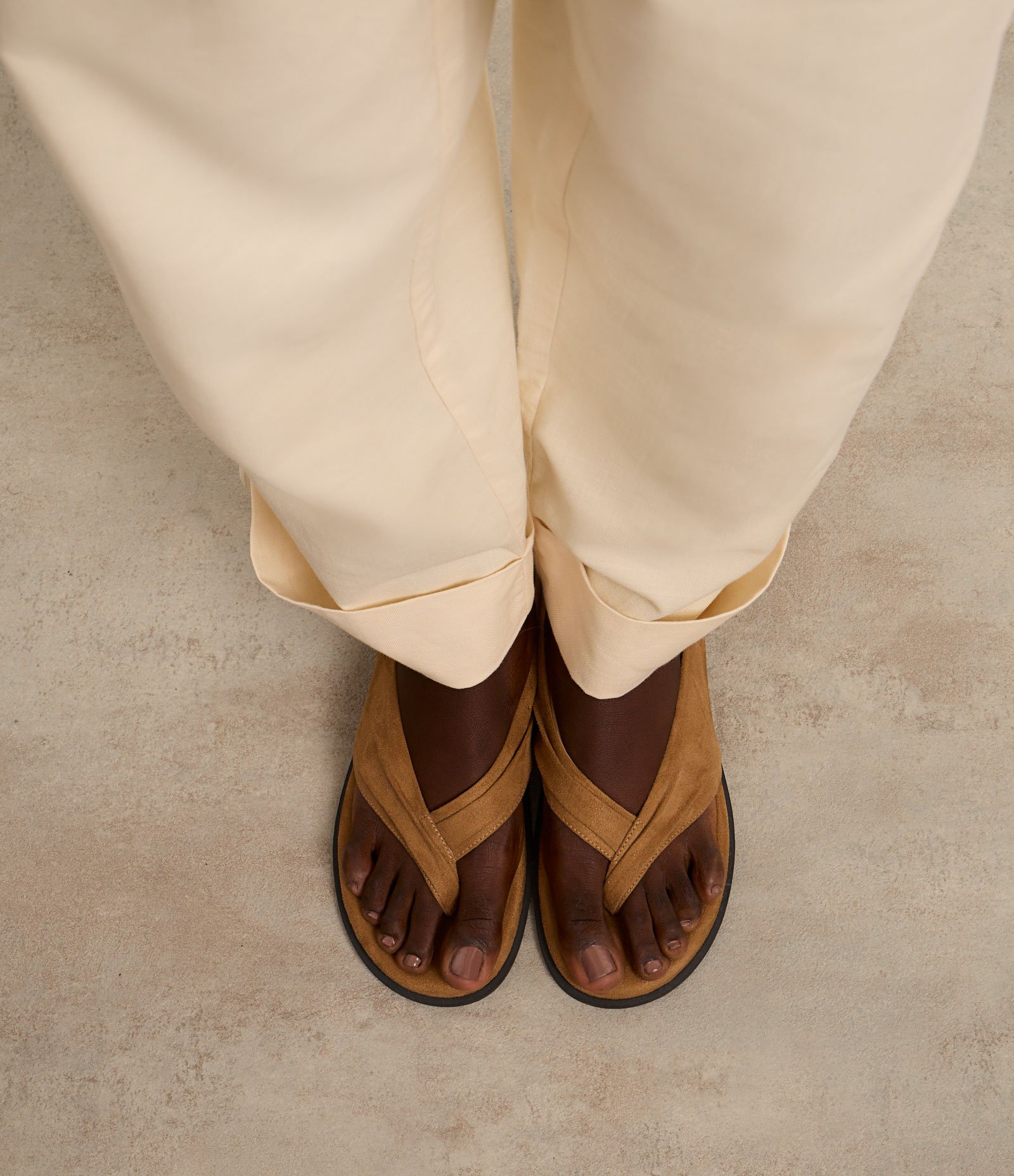 Sandália Rasteira Sport com Cabedal Enrugado Marrom 2