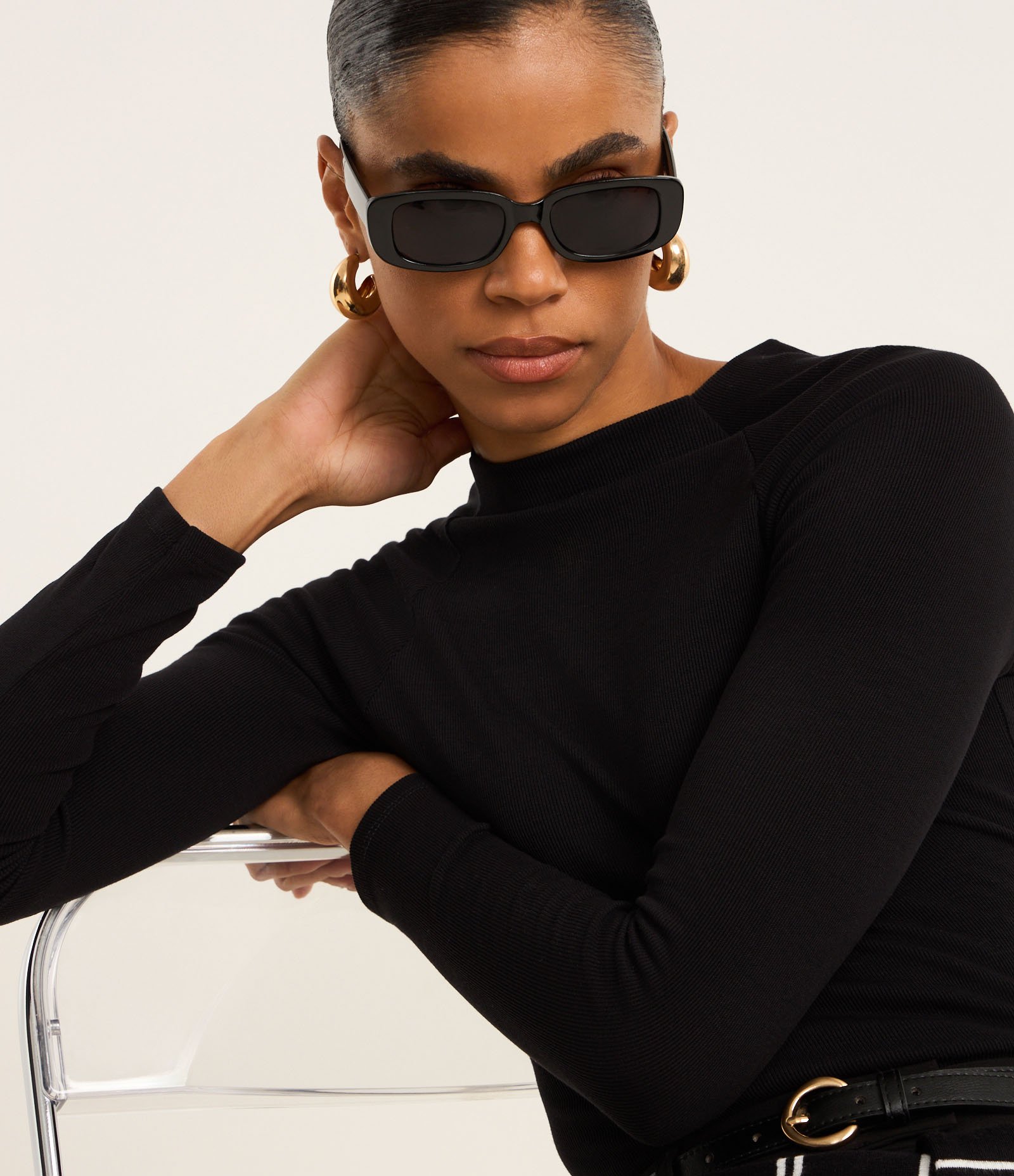 Blusa Básica em Viscose com Gola Alta e Cava Raglan Preto 5