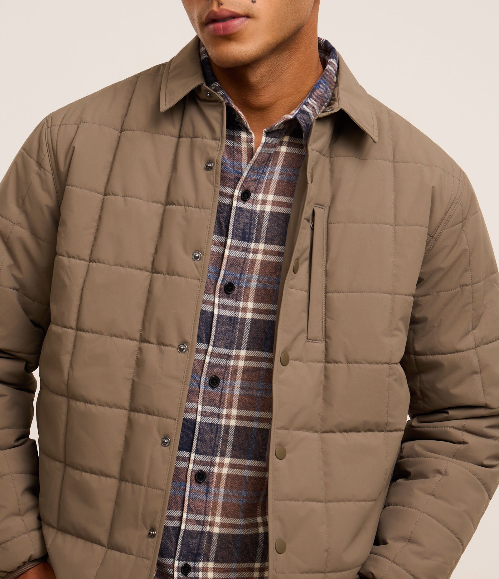 Jaqueta em Matelassê com Gola Polo Marrom 3