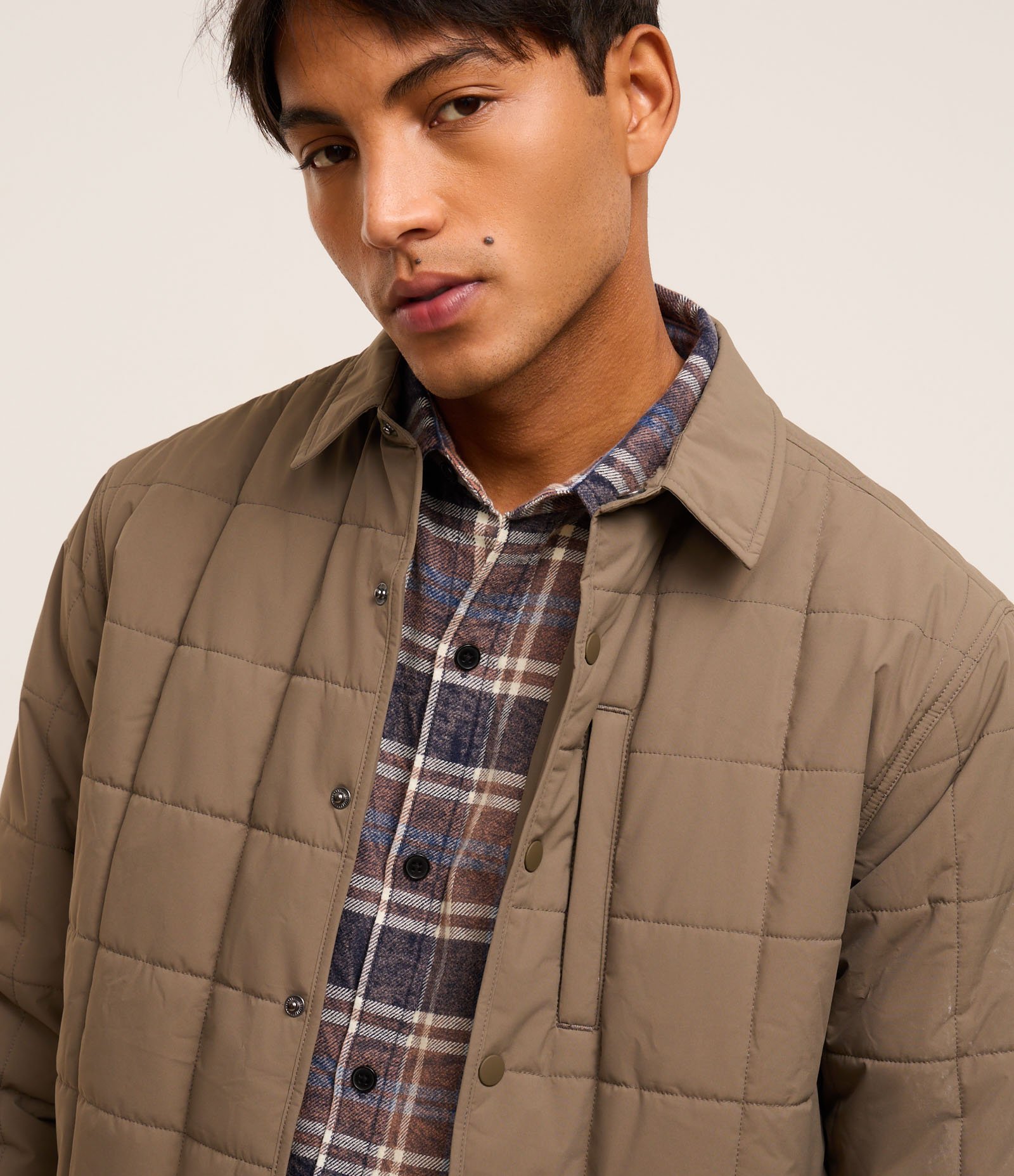 Jaqueta em Matelassê com Gola Polo Marrom 4