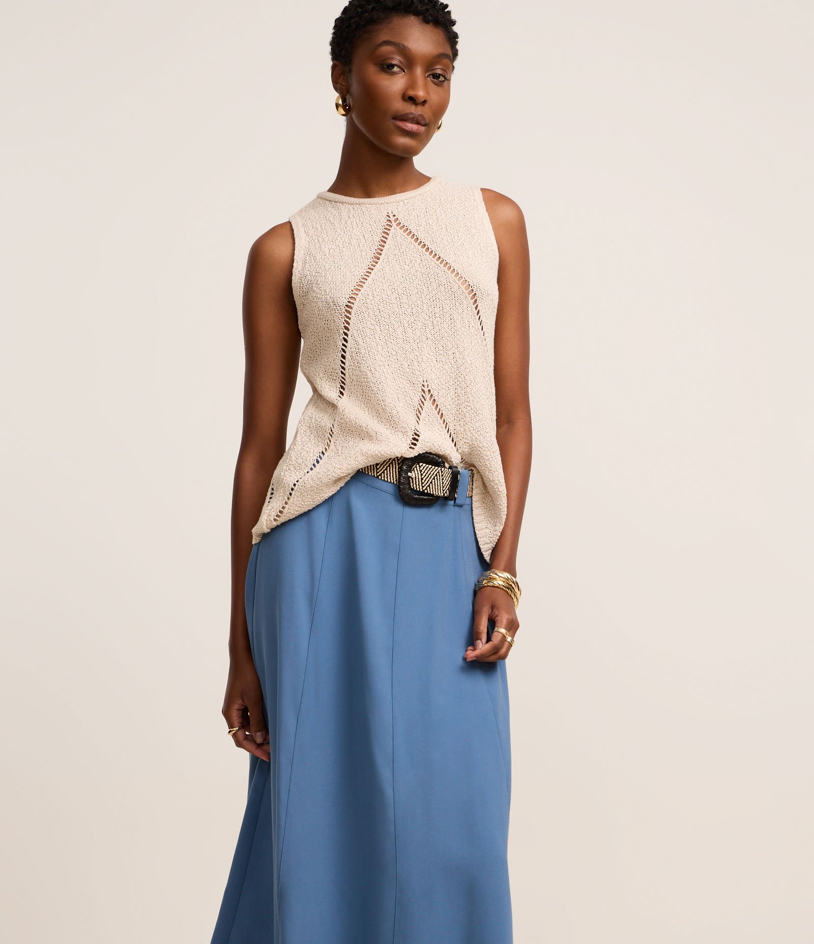 Saia Evasê Midi em Viscose com Cinto de Ráfi Azul 2