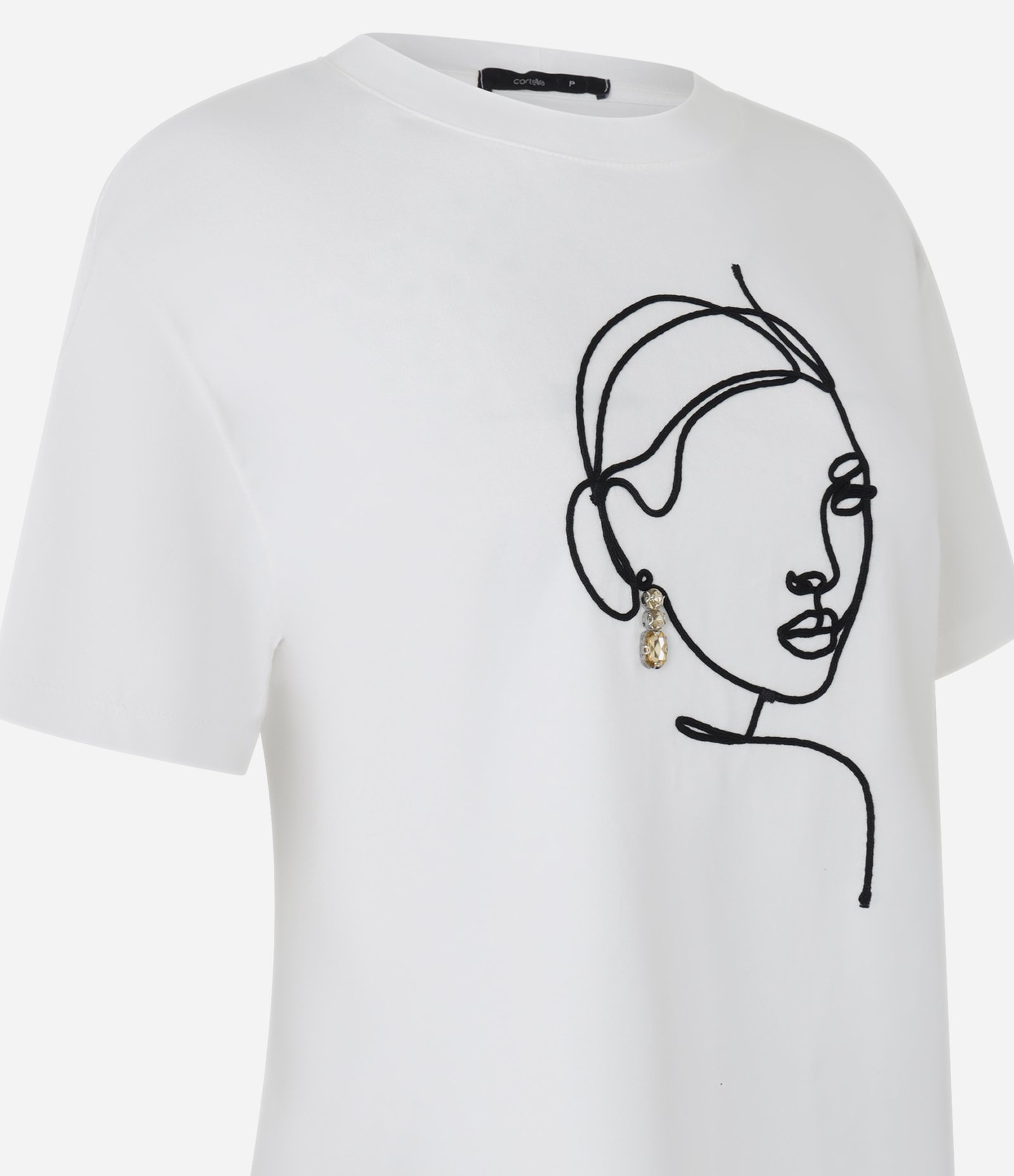 Blusa em Algodão com Bordado de Mulher com Brinco Branco Neve 8